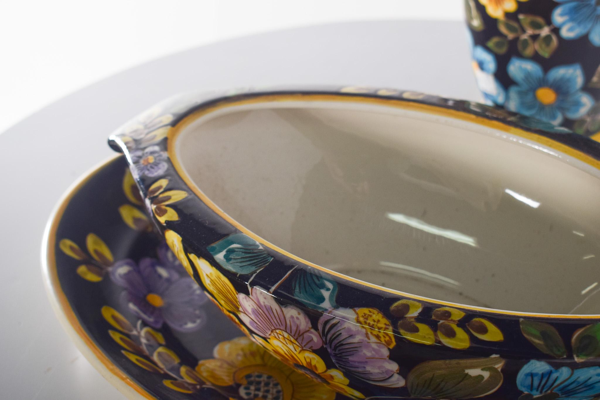 Mid-Century moderno Vaso con manici e zuppiera con piatto, maiolica portoghese di Sacavém in vendita