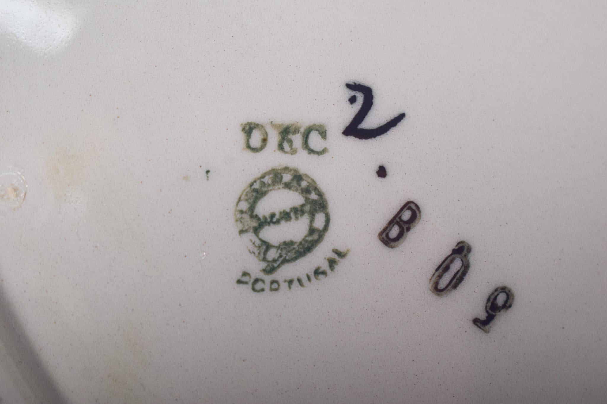 Vaso con manici e zuppiera con piatto, maiolica portoghese di Sacavém in vendita 1
