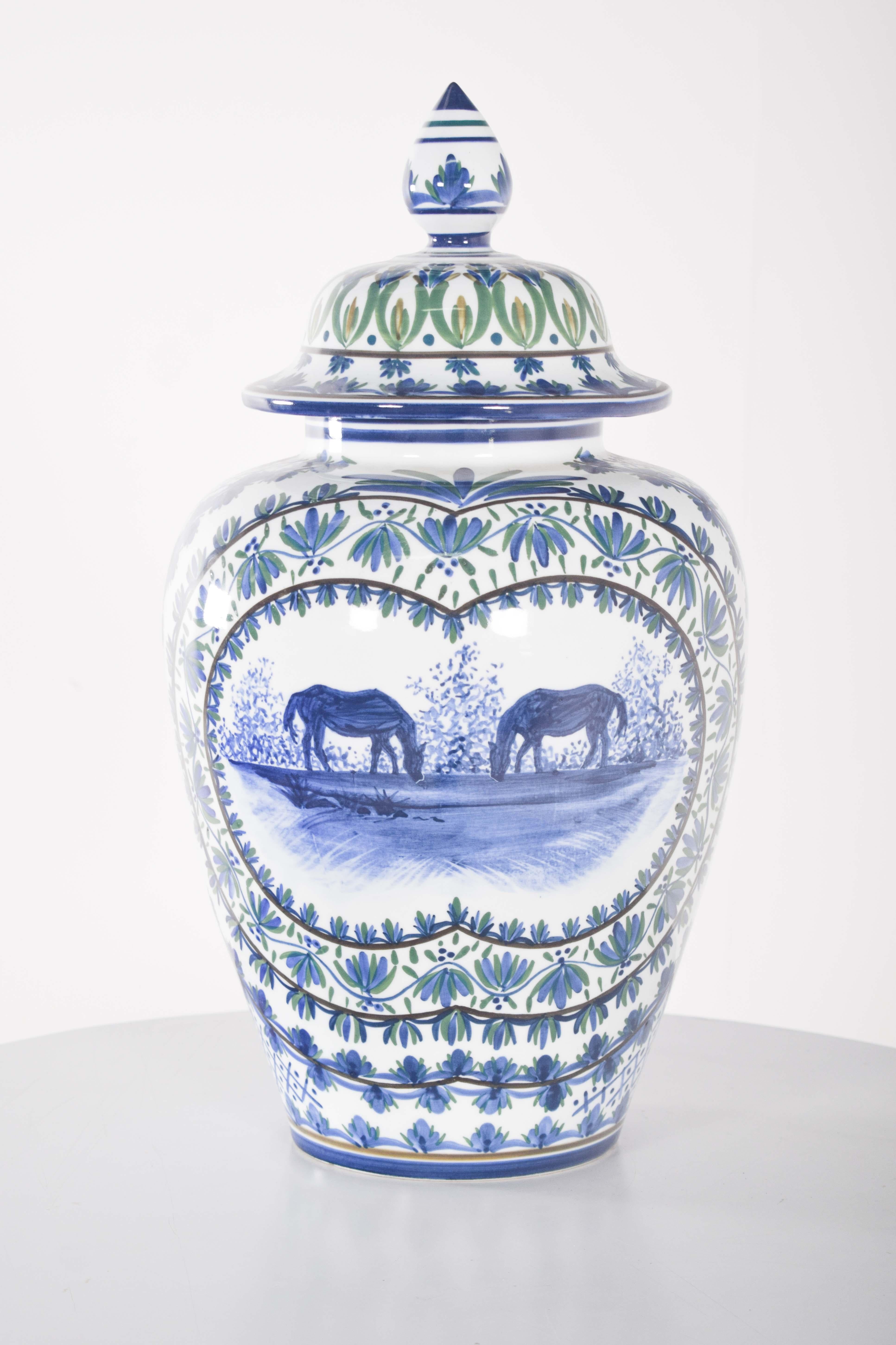 Jarrón con tapa de porcelana de Alfe, Portugal en Bueno estado para la venta en Lisboa, Lisboa