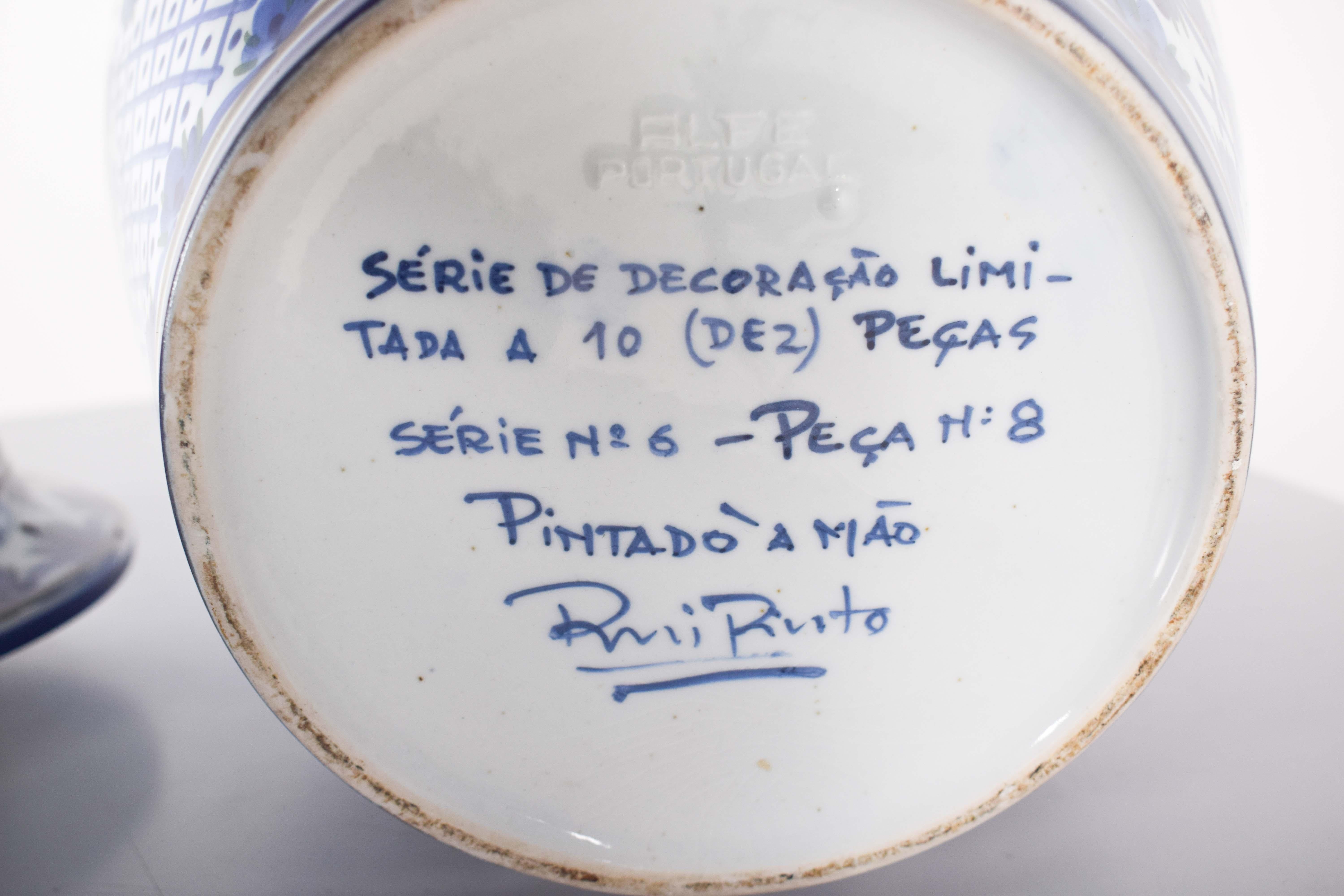 Jarrón con tapa de porcelana de Alfe, Portugal en venta 2