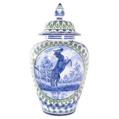 Vase avec couvercle en porcelaine d'Alfe, Portugal