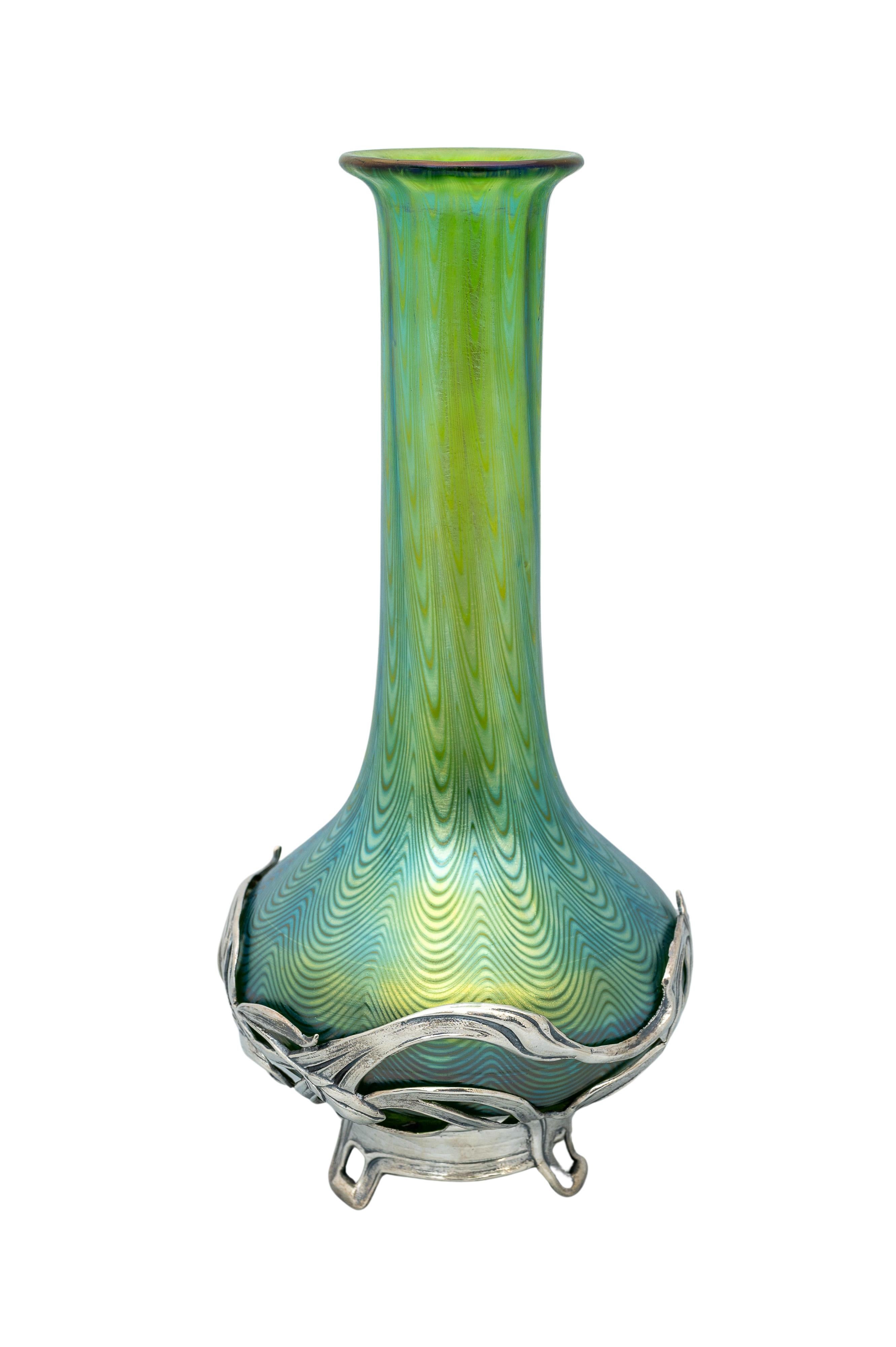 Jarrón con montura de plata, Johann Loetz Witwe, decoración PG 6893 Creta, ca. 1899
