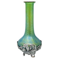 Jarrón con montura de plata Johann Loetz Witwe PG 6893 Decoración de Creta ca. 1899