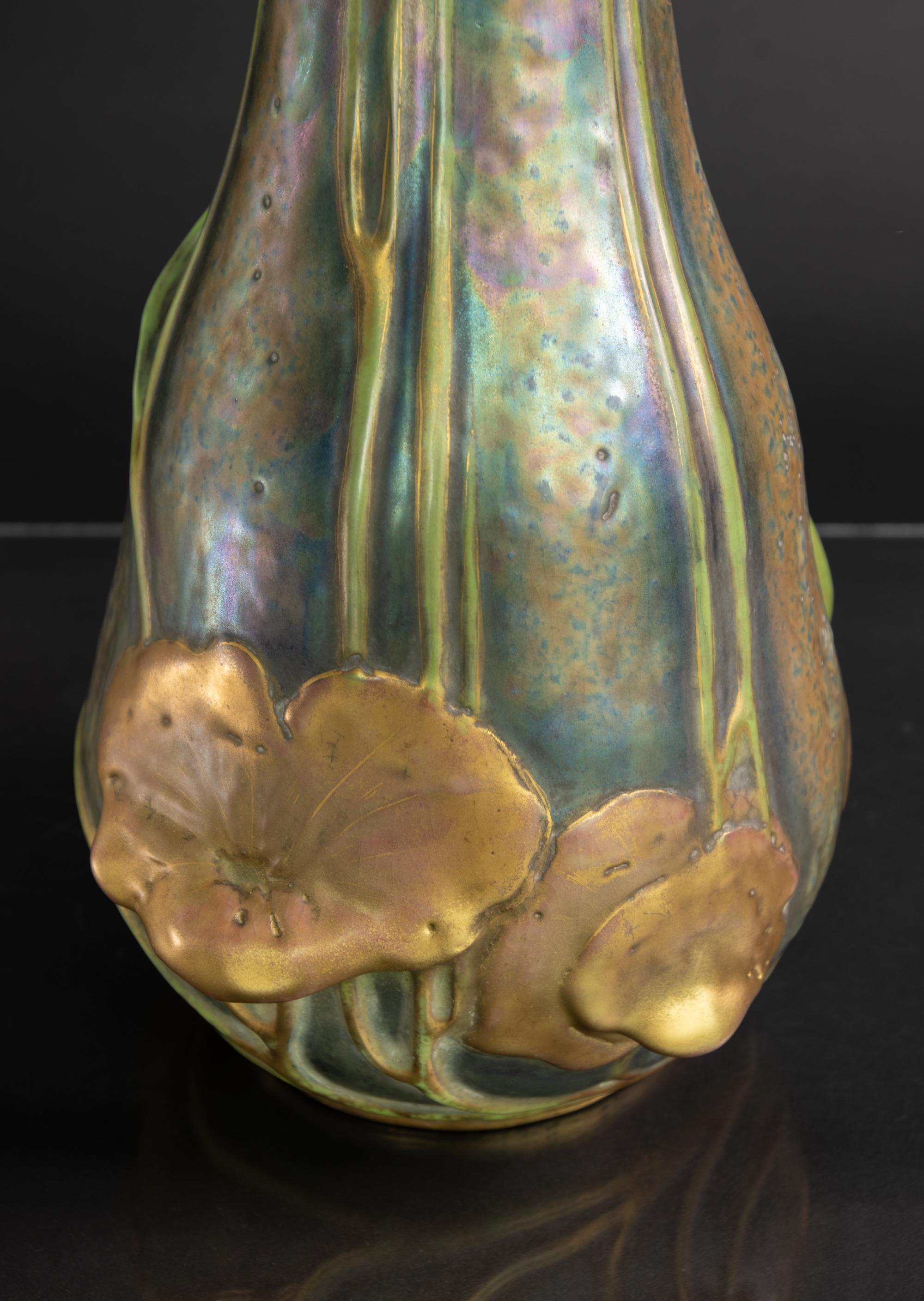 Vase with Water Plants and Bats de Paul Dachsel pour RStK Amphora en vente 2