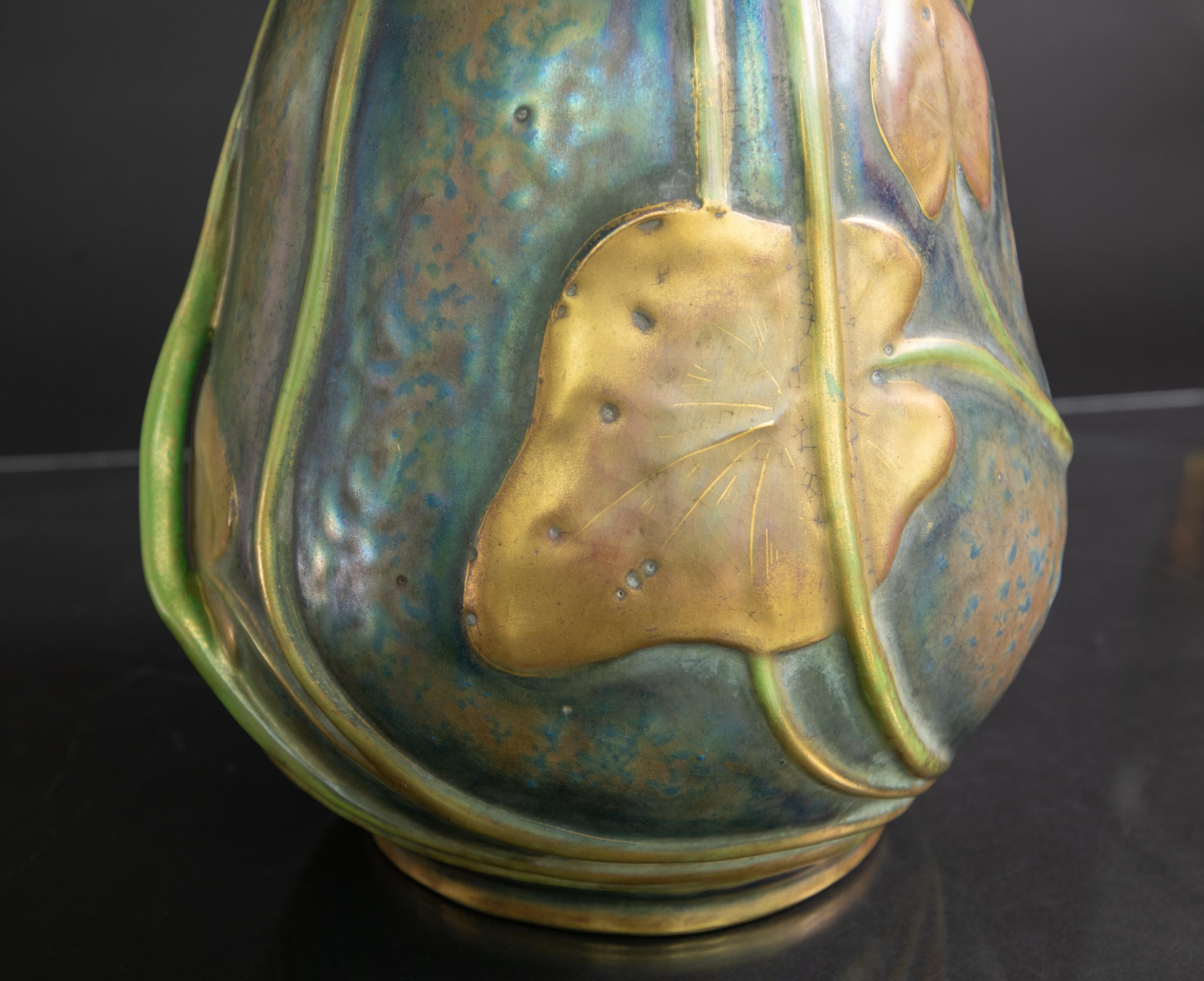 Vase with Water Plants and Bats de Paul Dachsel pour RStK Amphora en vente 3