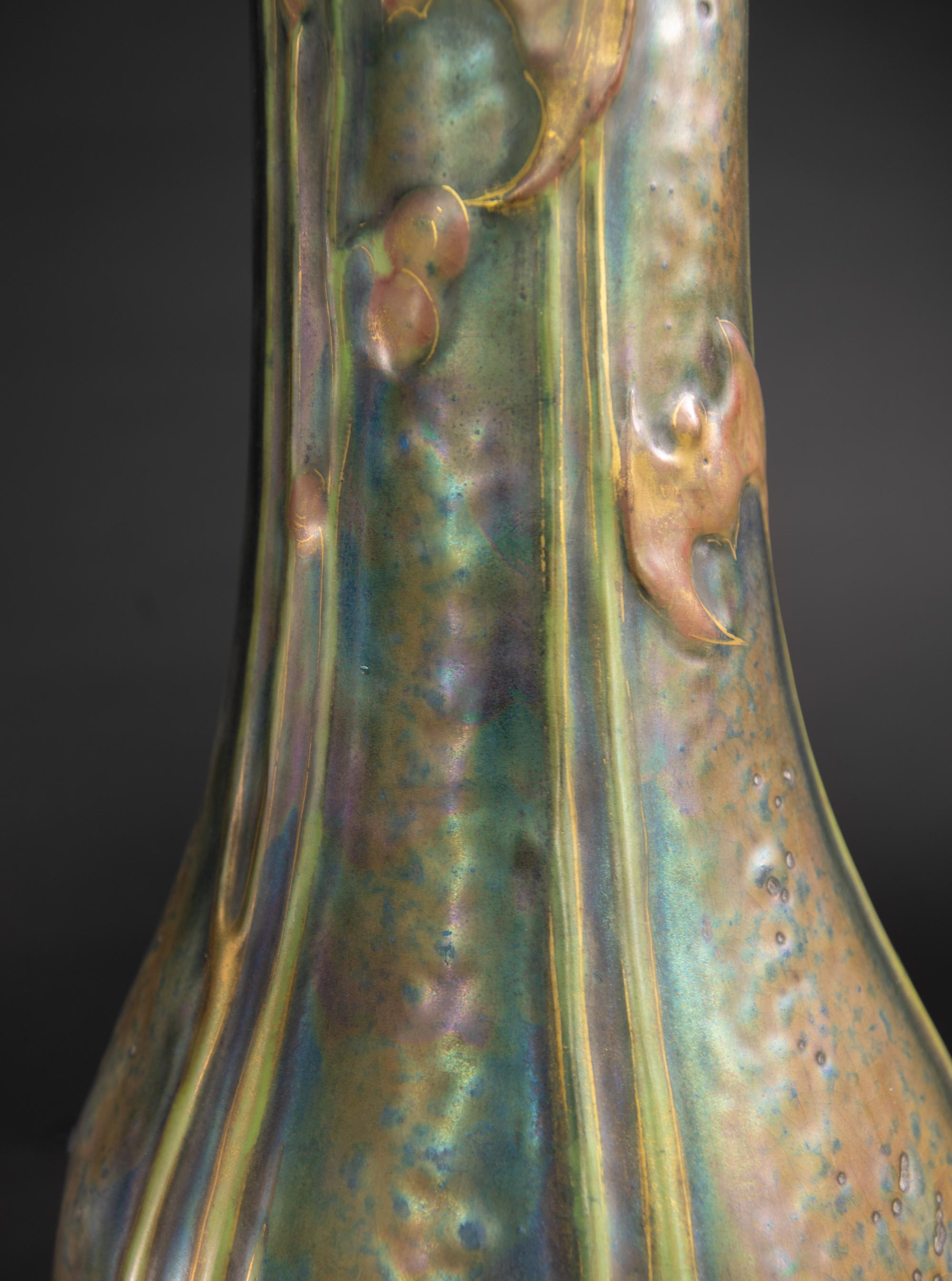 Vase with Water Plants and Bats de Paul Dachsel pour RStK Amphora en vente 1
