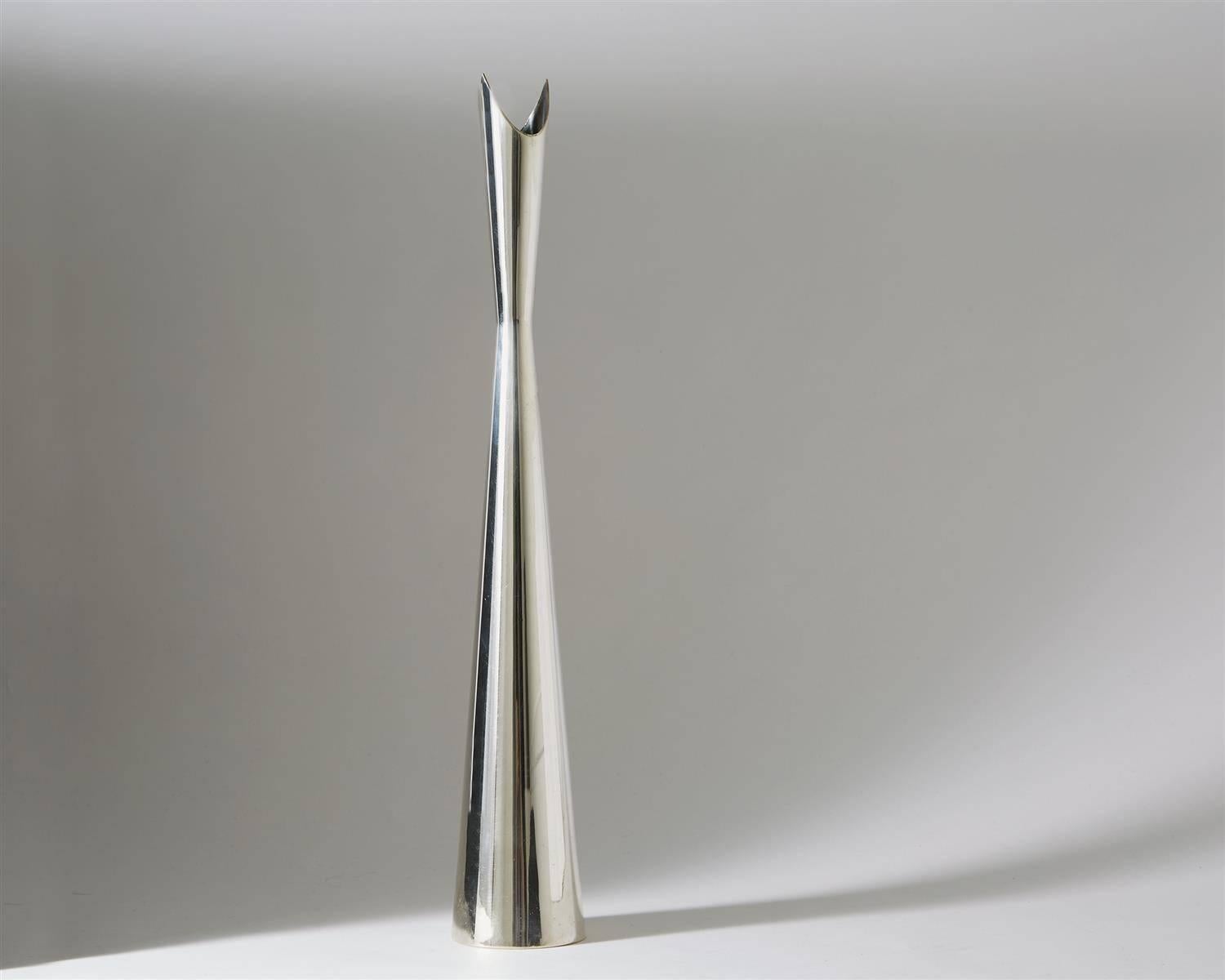 Vase, Cardinale. Designed by Lino Sabattini, Italy, 1950s.

Silver plated brass.

Measures: H 37 cm/ 14 1/2