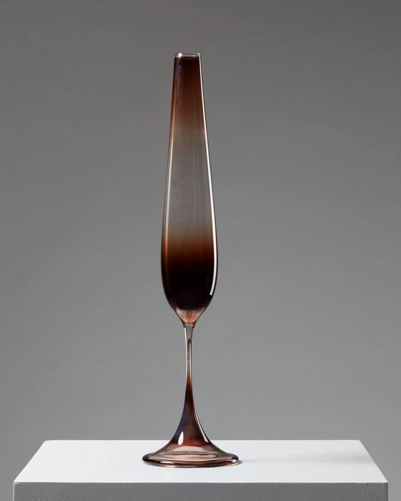 Vase, tulip designed by Nils Landberg for Orrefors, 
Sweden, 1957.

Glass.

Measurements
H: 44.5 cm/ 1' 6