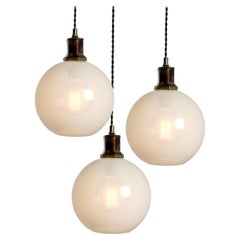Pendentif globe en verre Vaseline, 9" de diamètre