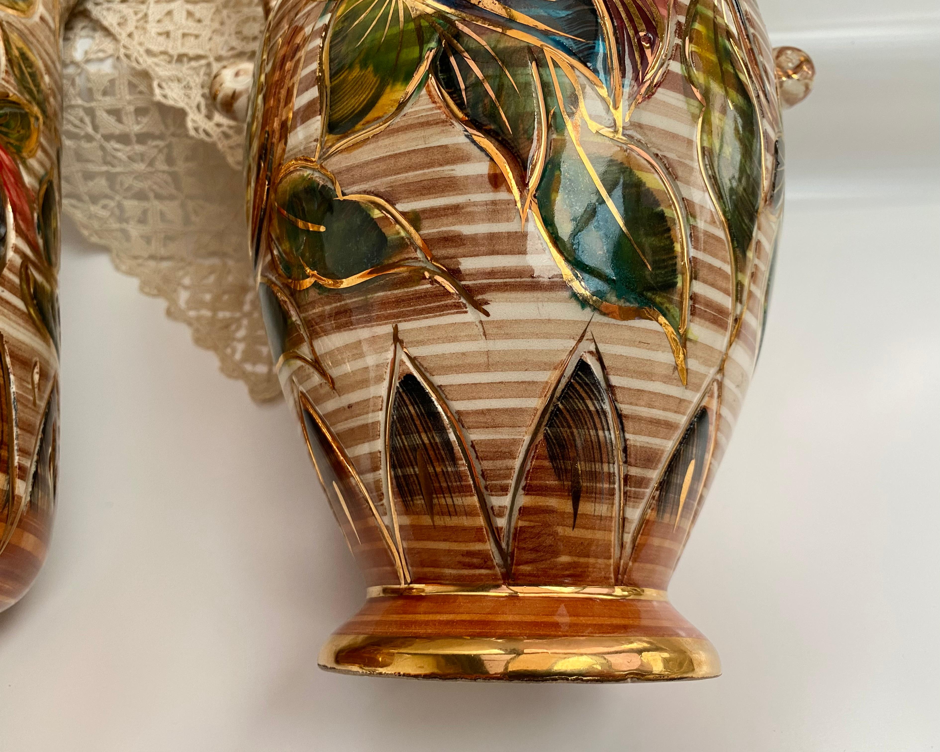 Belge Vases/aiguières HBEQUET des années 1960, peints à la main en céramique belge, ensemble 2 en vente