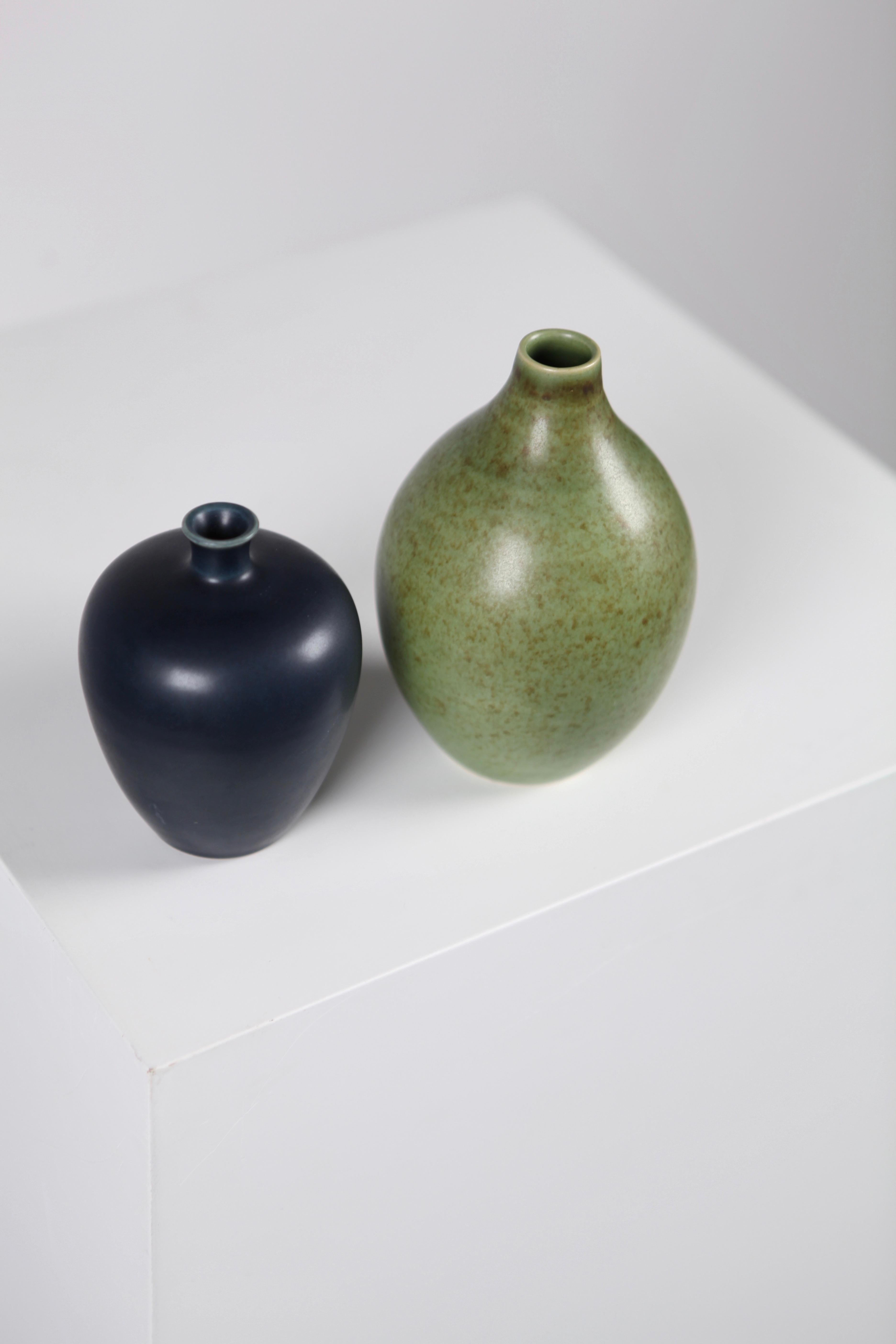 Vasen „“Tobo“, entworfen von Erich und Ingrid Triller, Schweden, 1950er Jahre (Steingut) im Angebot