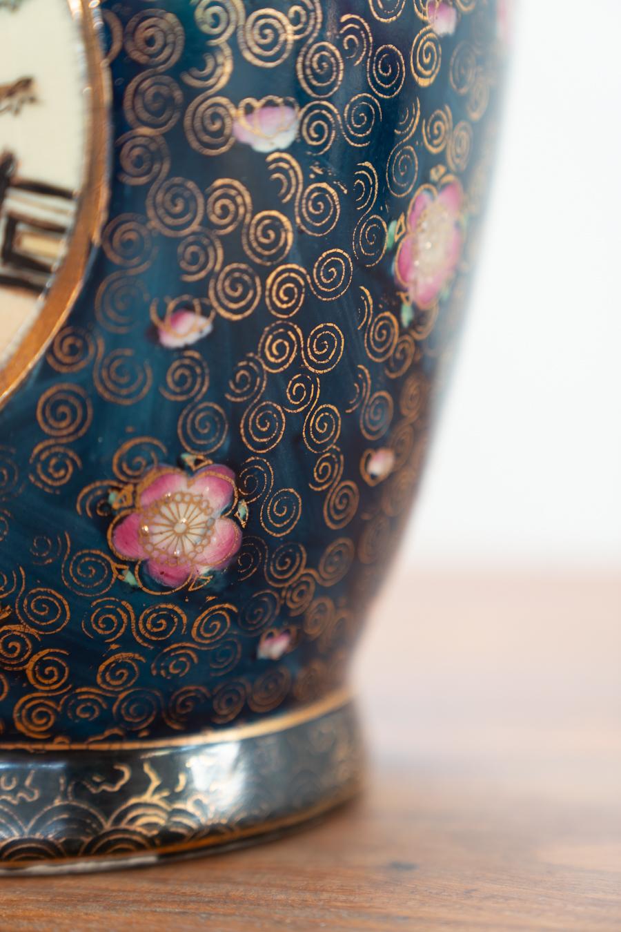 Japanese antique porcelain porcelain vases Meiji period 19th century For Sale 15
