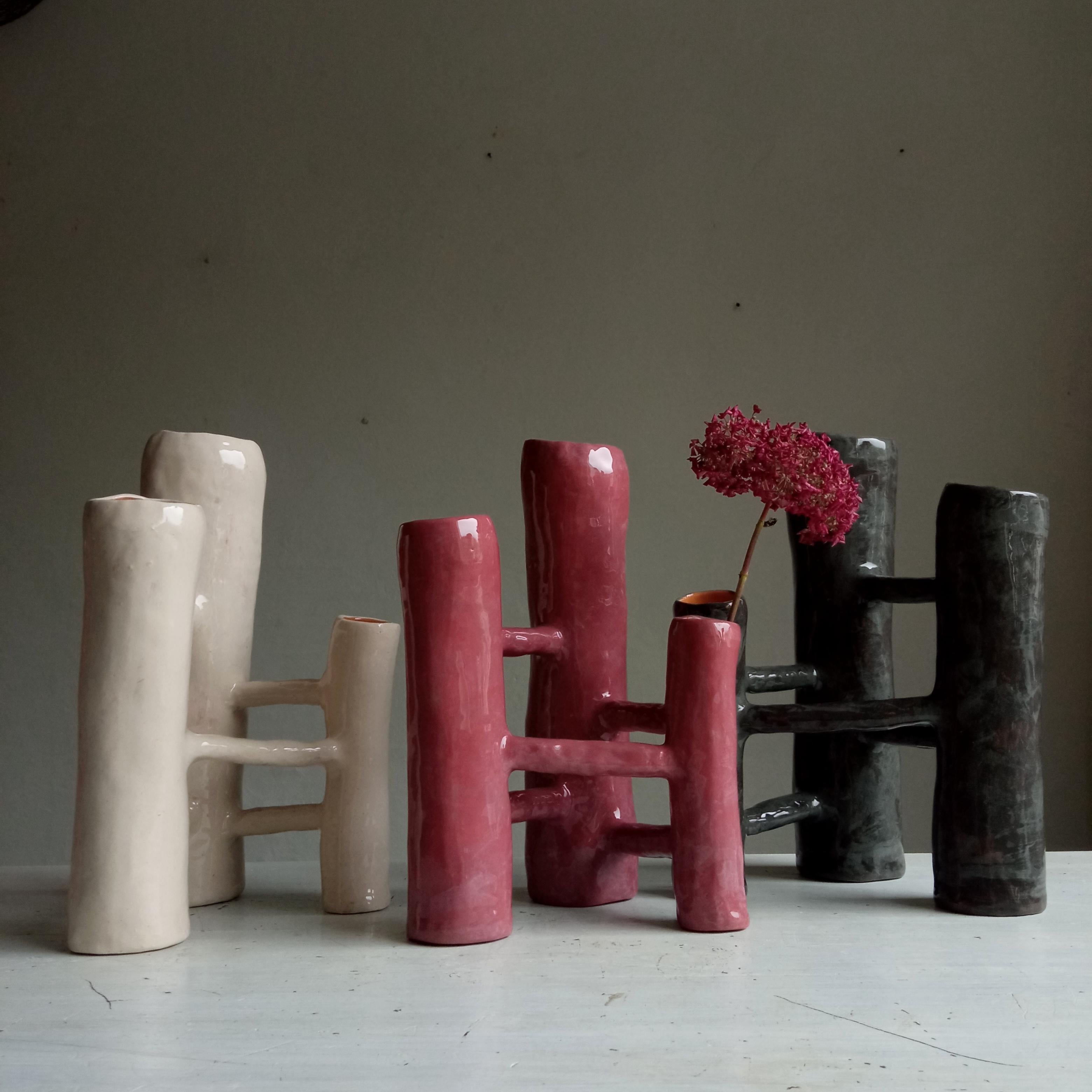 Periodo contemporaneo Vasi Comunicanti 3 elements GREY in ceramic XXI Century by Chiara Berta Artist in vendita