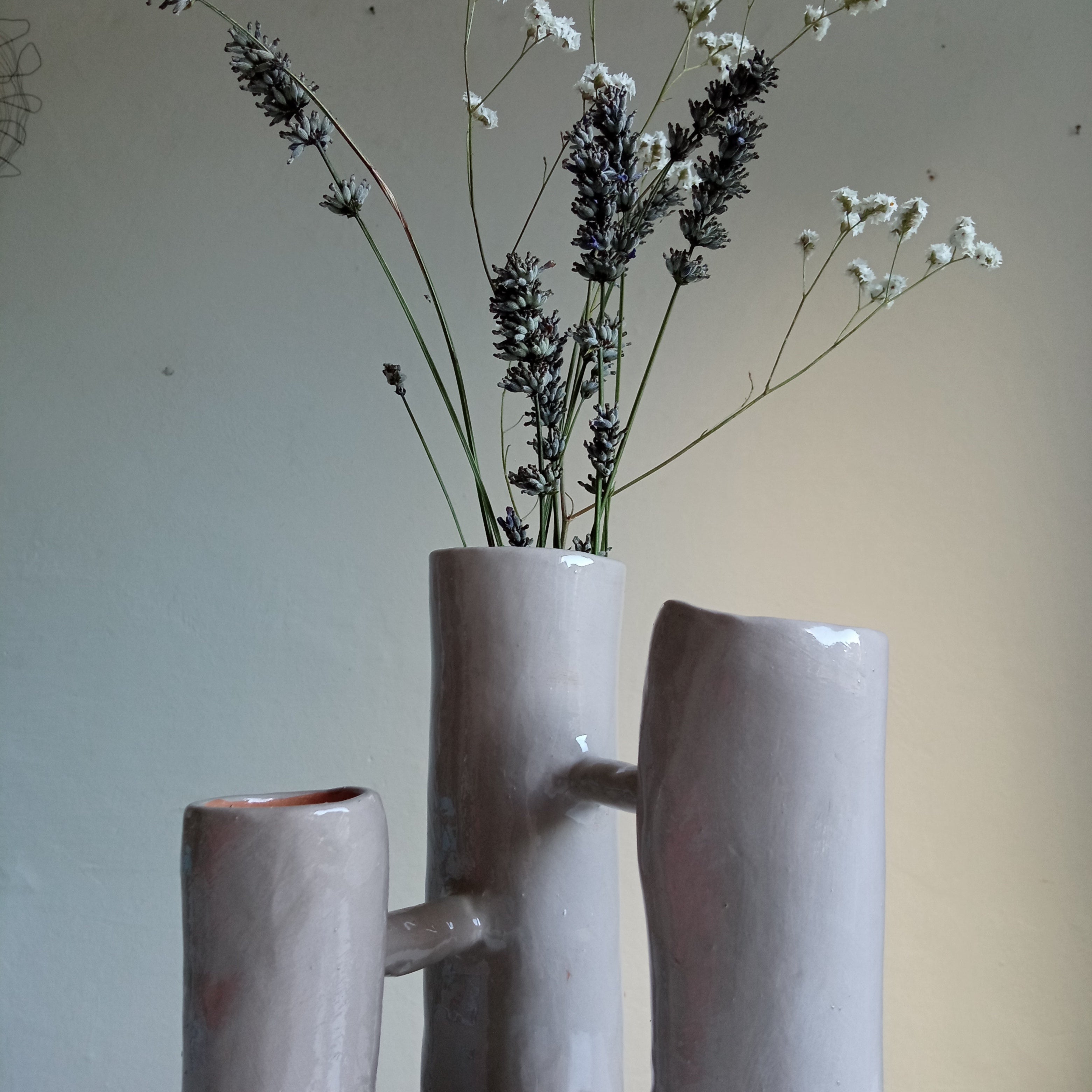 Communicating vessels represent bonds, the unions between individuals. They are made entirely by hand from ceramic or terracotta and each one is a unique piece.
Vasi Comunicanti was born from the idea of making an object whose design would evoke,
