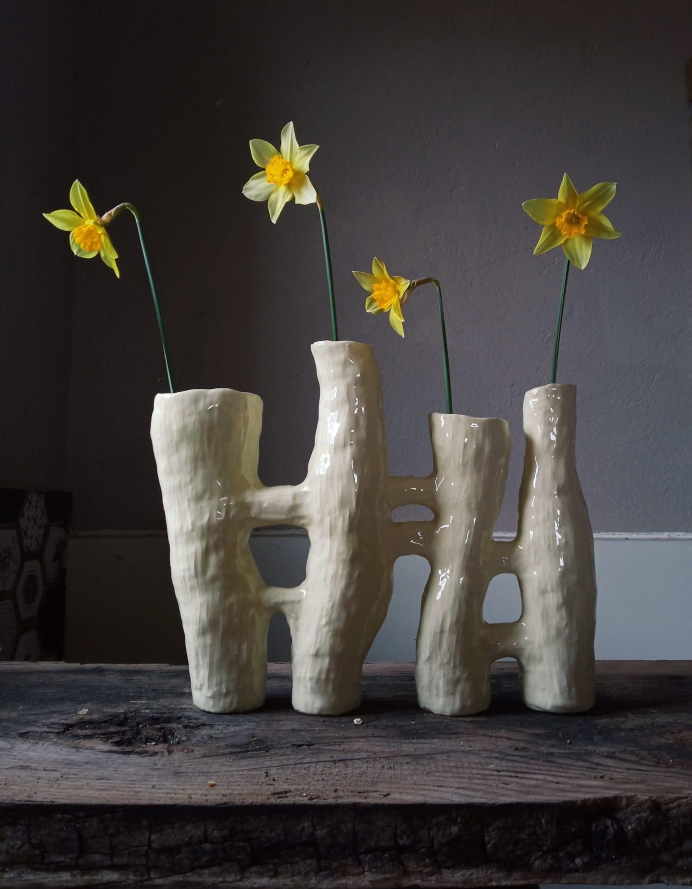 Communicating Vases 3 elements WHITE in ceramic XXI Century by Chiara Berta Artist For Sale 6