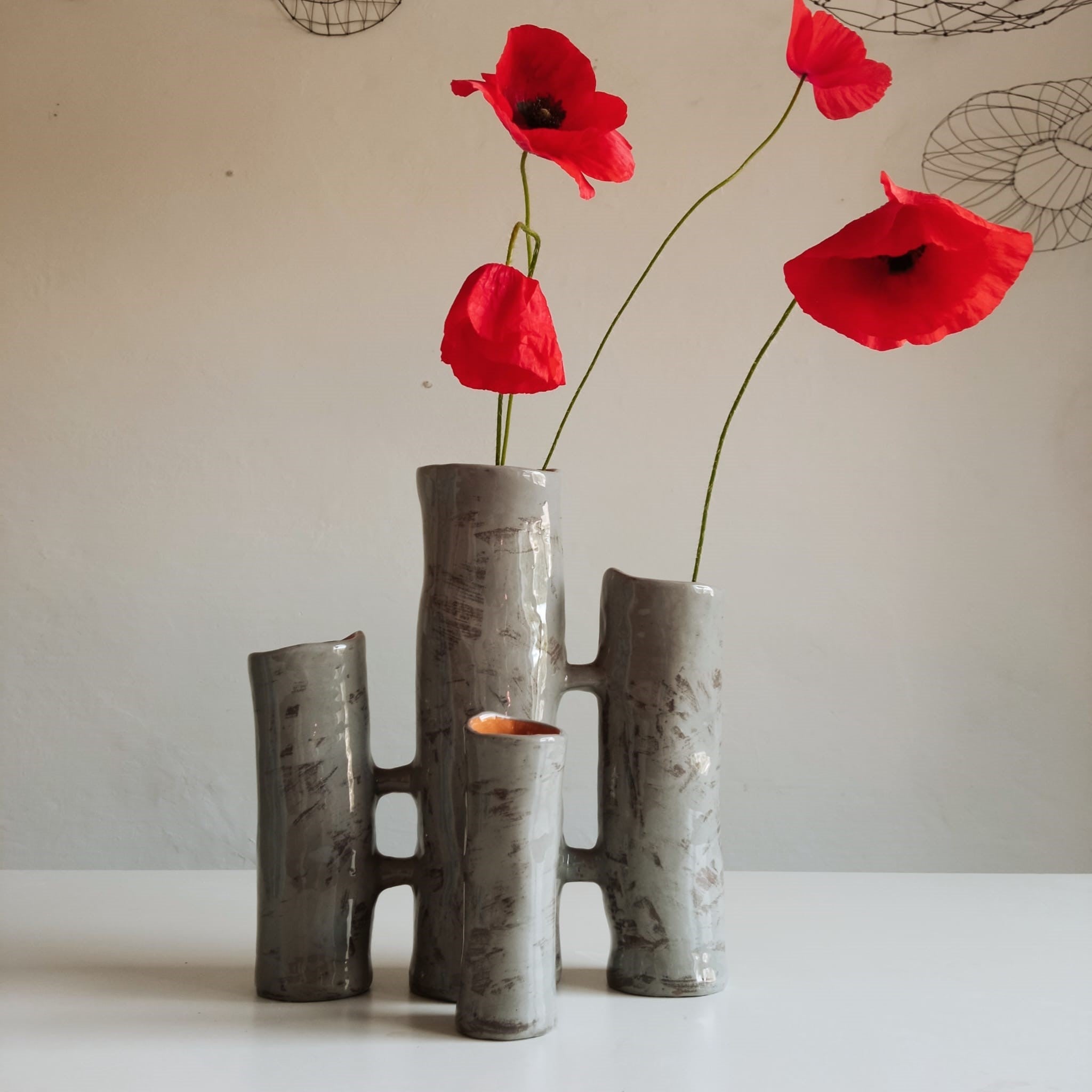Vasi Comunicanti 4 elements GREY in ceramic XXI Century by Chiara Berta Artist