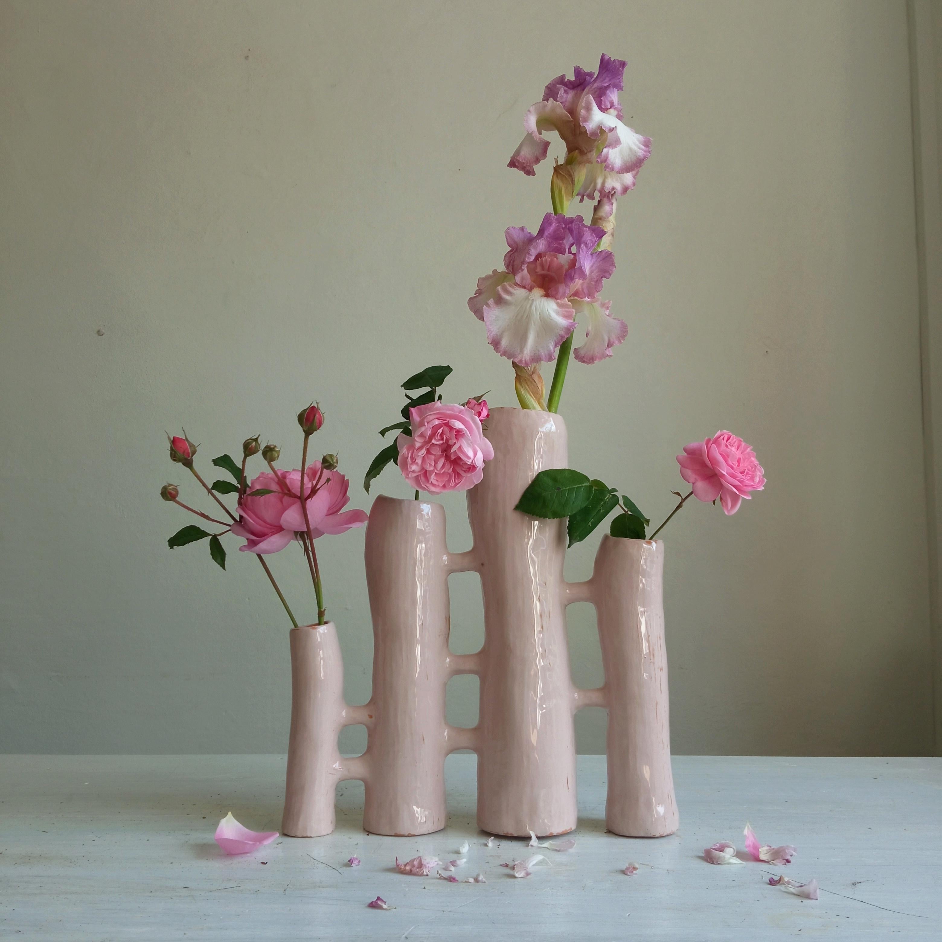Italian Vasi Comunicanti 4 elements LIGHT PINK in ceramic XXI Century by Chiara Berta in vendita
