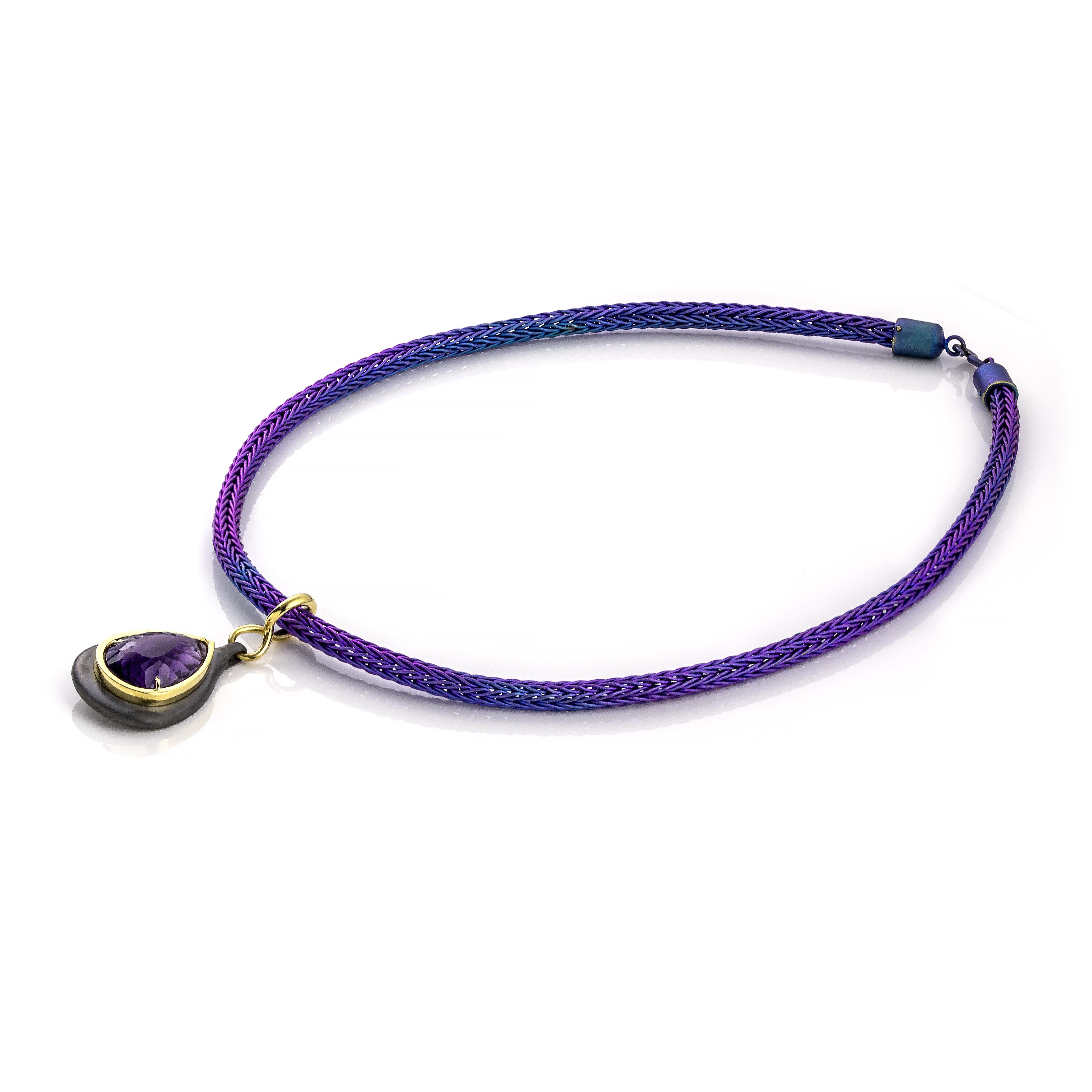 Vasilis Giampouras Einzigartige Halskette mit lila Regentropfen-Amethyst (Tropfenschliff) im Angebot