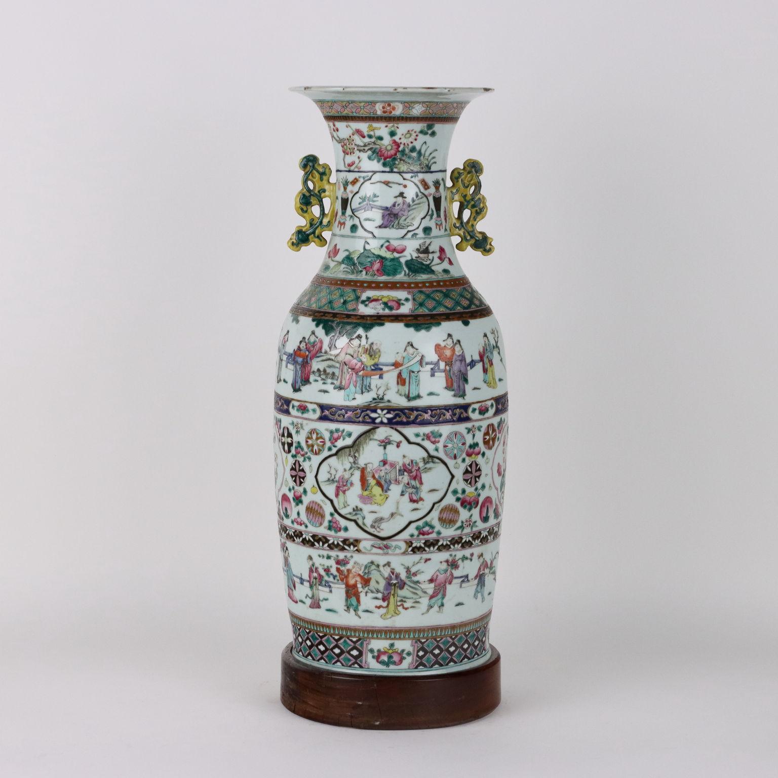 Baluster Vase in Porcelain China Guangxu Era (1875-1908) For Sale 6