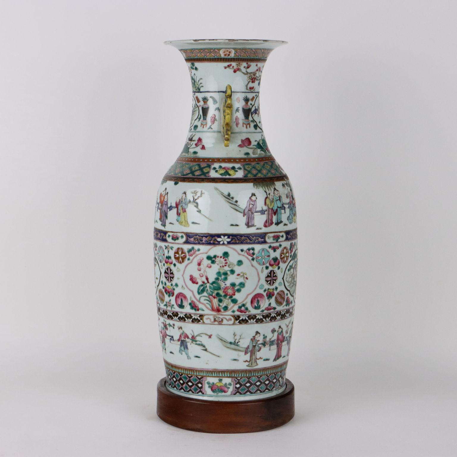 Baluster Vase in Porcelain China Guangxu Era (1875-1908) For Sale 7