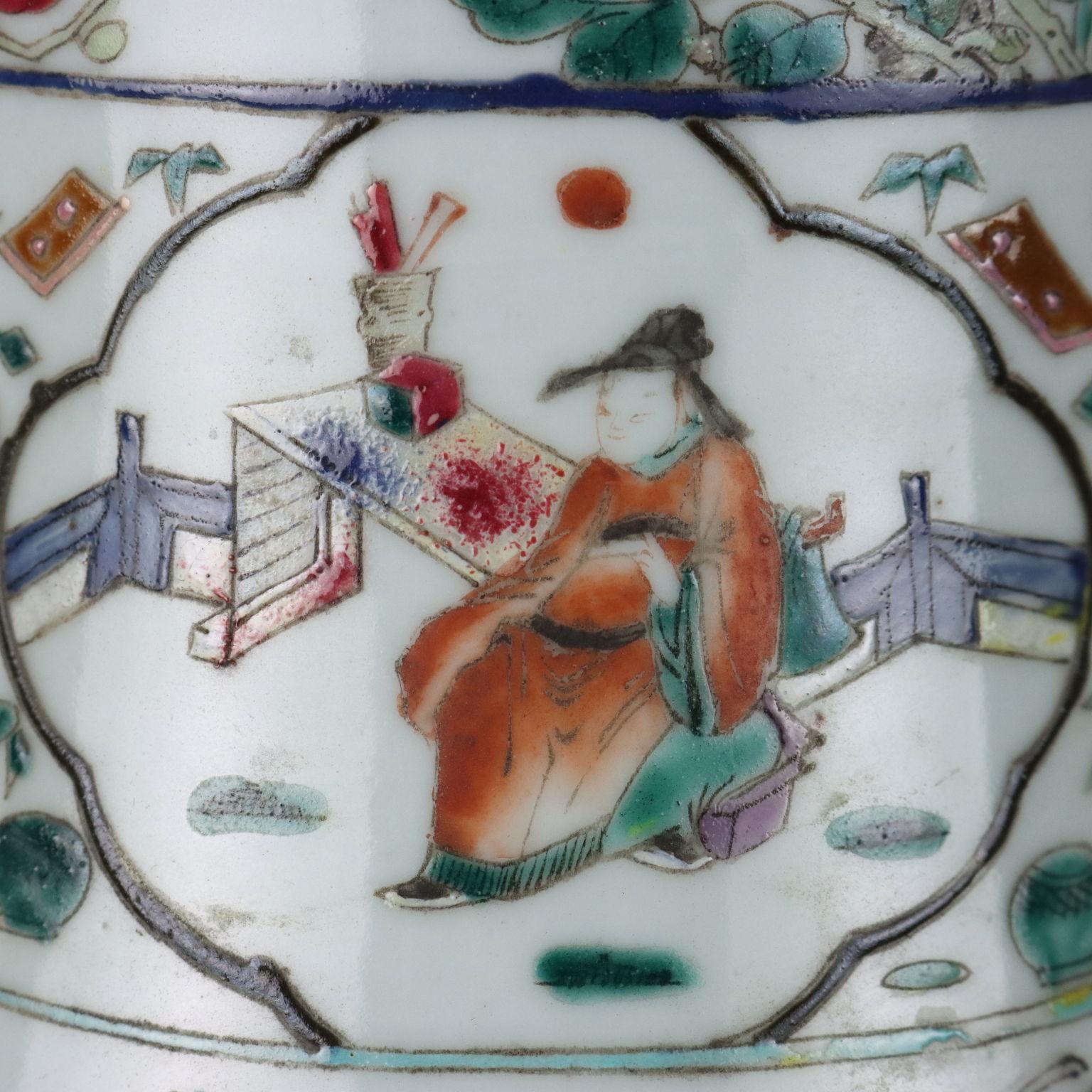 Chinese Baluster Vase in Porcelain China Guangxu Era (1875-1908) For Sale