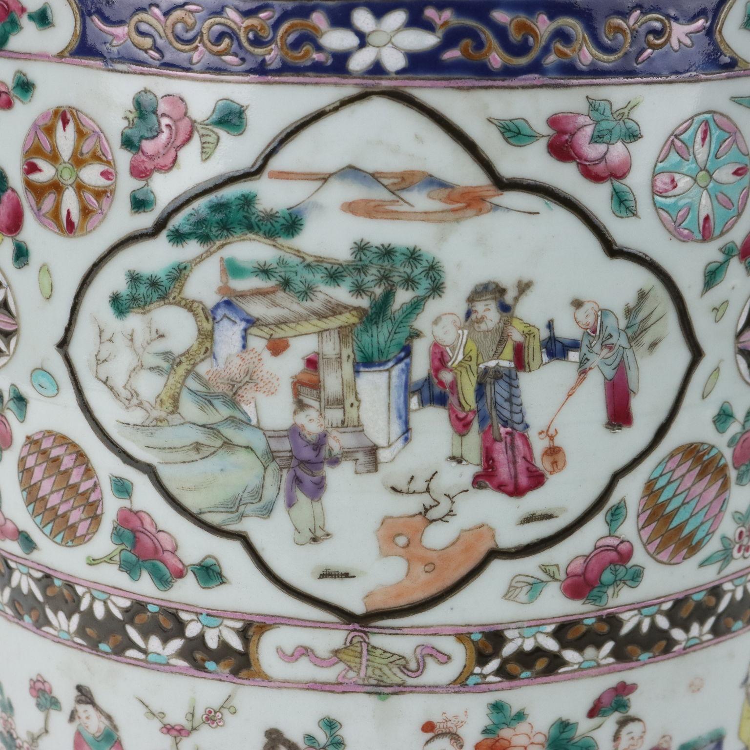 Porcelain Vaso a Balaustro in Porcellana Cina Epoca Guangxu (1875-1908)