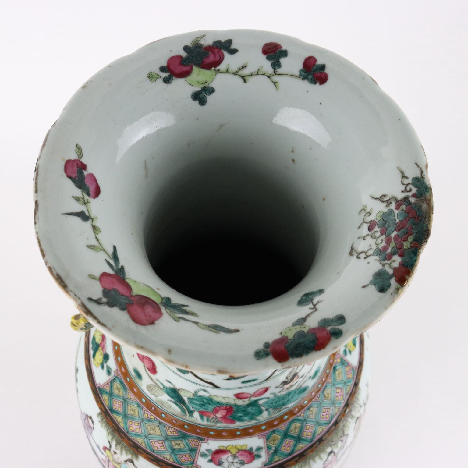 Baluster Vase in Porcelain China Guangxu Era (1875-1908) For Sale 3