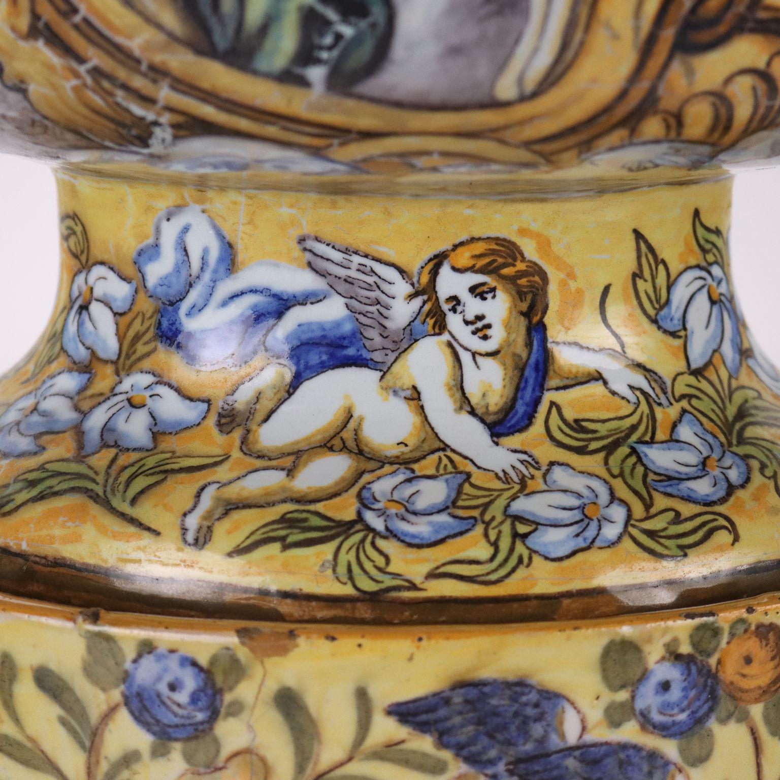 19th Century Vase cratère en maïolique Manufacture de Naples Italie Fin du 19e siècle en vente