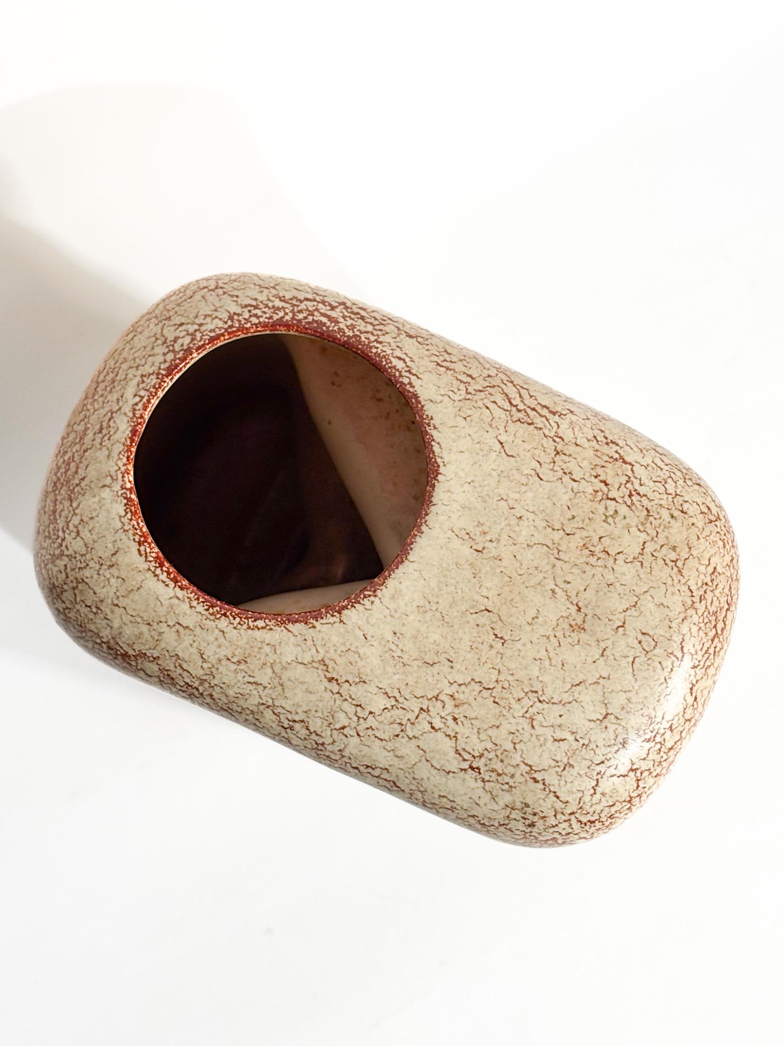 Vaso a Forma Astratta con Doppio Buco Anni 60 in vendita 3