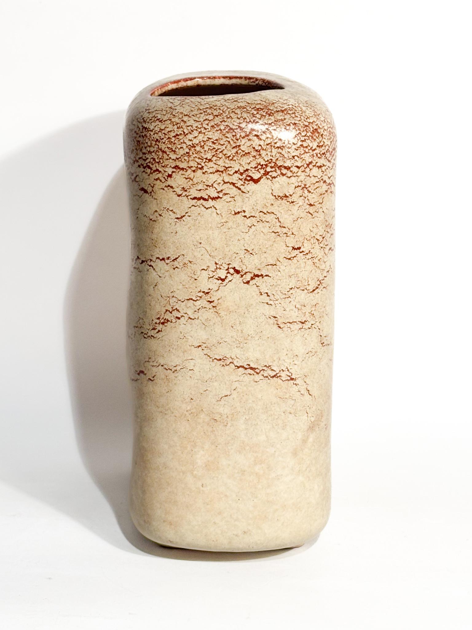 Metà XX secolo Vaso a Forma Astratta con Doppio Buco Anni 60 in vendita