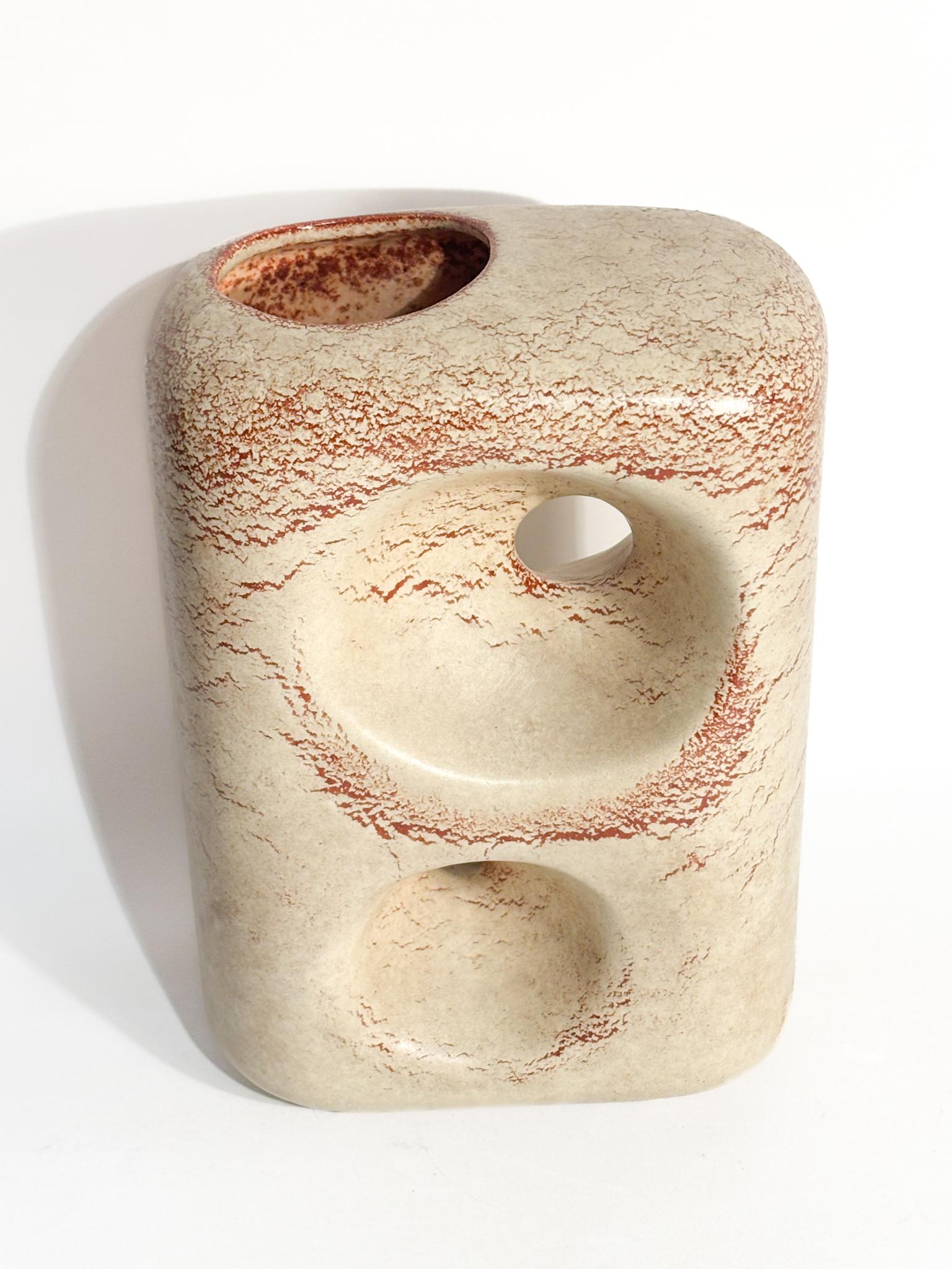 Vaso a Forma Astratta con Doppio Buco Anni 60 in vendita 1