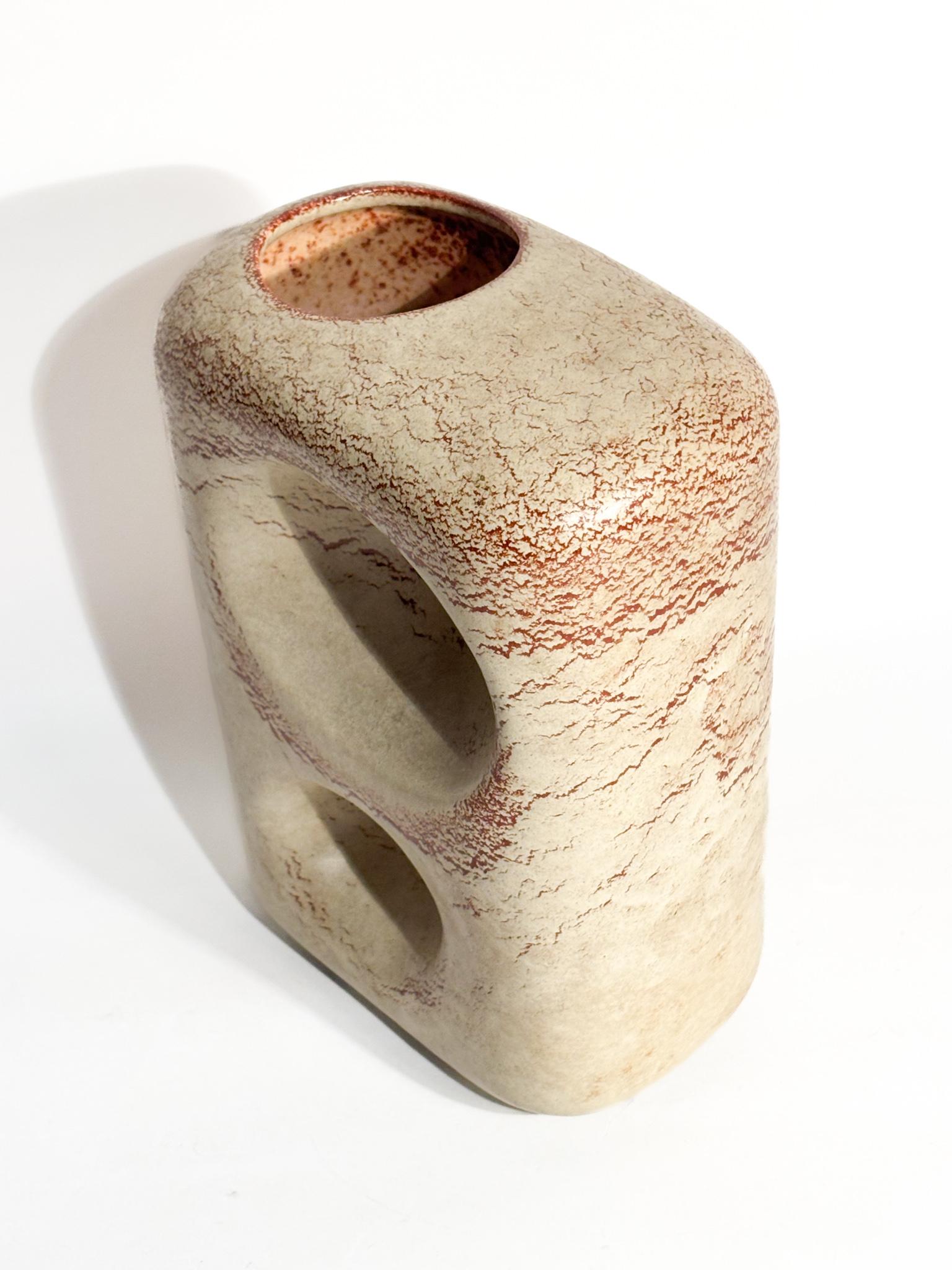 Vaso a Forma Astratta con Doppio Buco Anni 60 in vendita 2