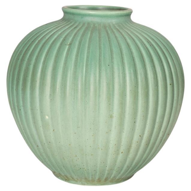 1950s green ceramic vase designed by Giovanni Gariboldi for Richard Ginori For Sale