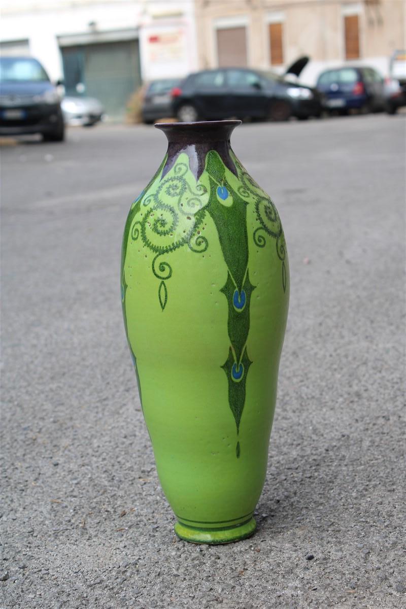 Early 20th Century Vaso Art Decò Italia 1920 Manifattura PALAZZI ROMA Verde e Decori Floreali in vendita