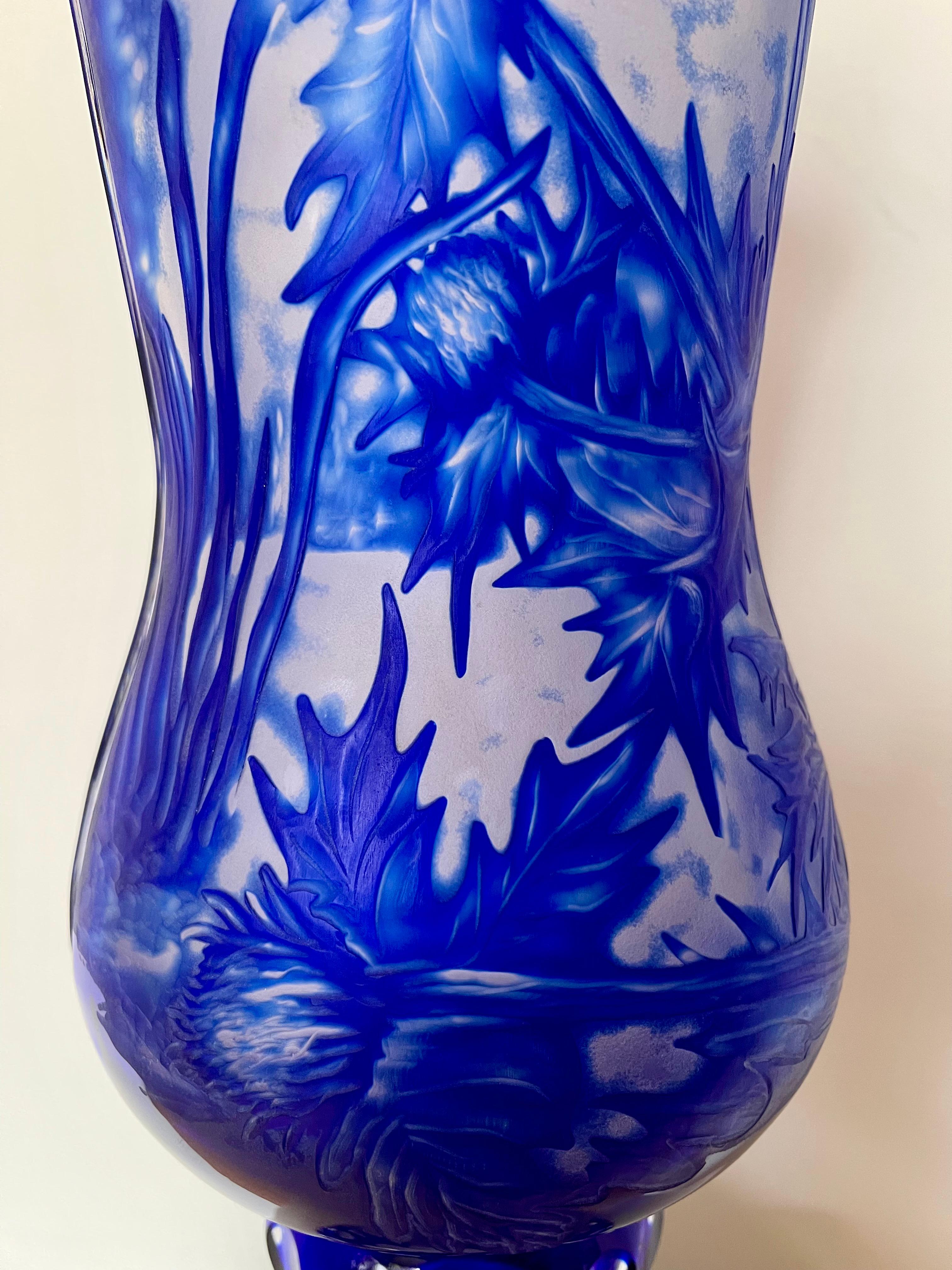 Vaso Artistico in Cristallo Blu Cobalto Inciso a Mano – Opera Unica In condizioni ottime in vendita a Cantù, IT