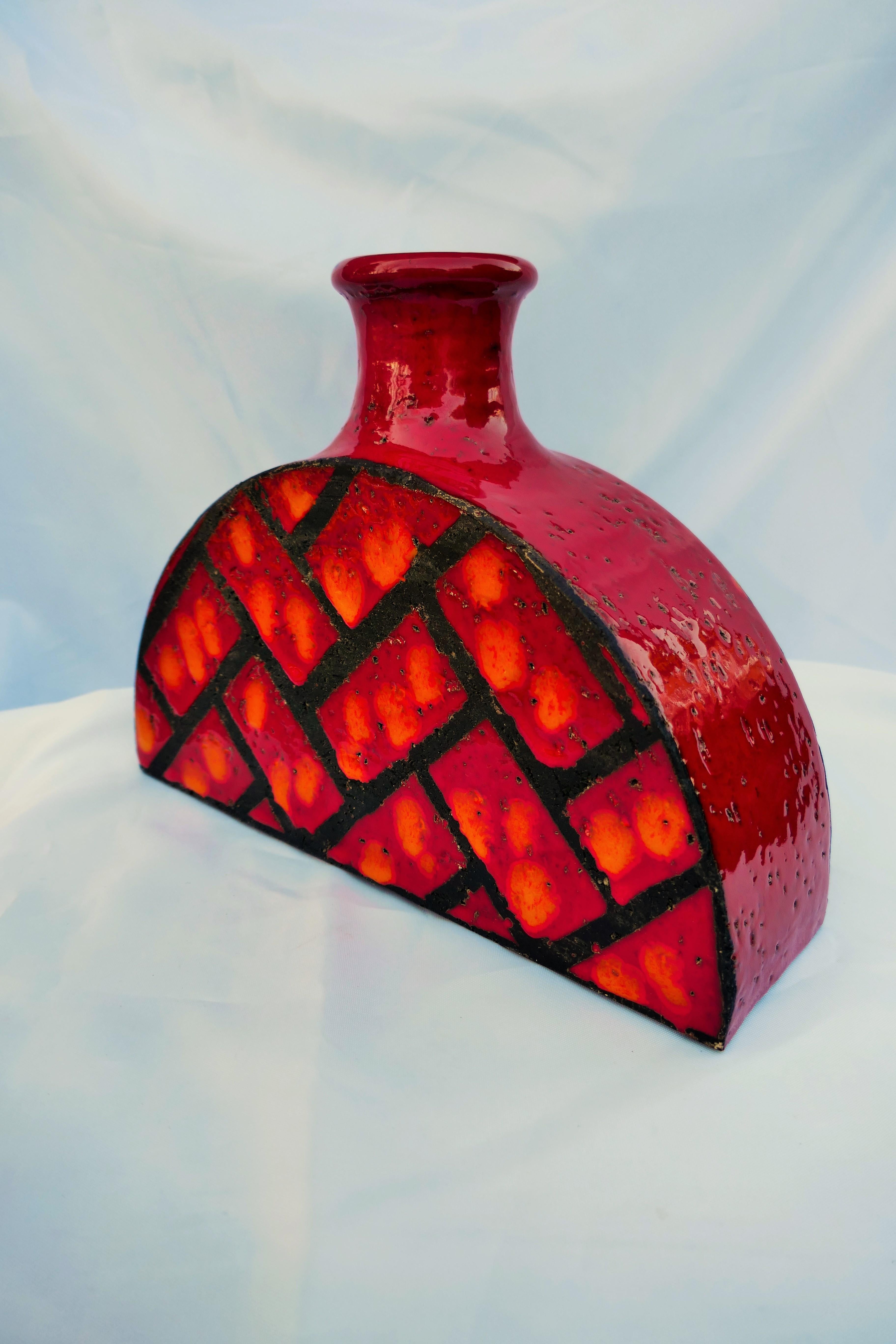 Vaso in terracotta attribuito ad Aldo Londi/Bitossi per Raymor.
Bonnes conditions
GrAzie 