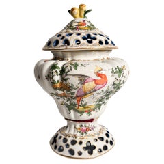 Vaso Brucia Profumo in Porcellana Francese Dipinto a Mano Anni 20