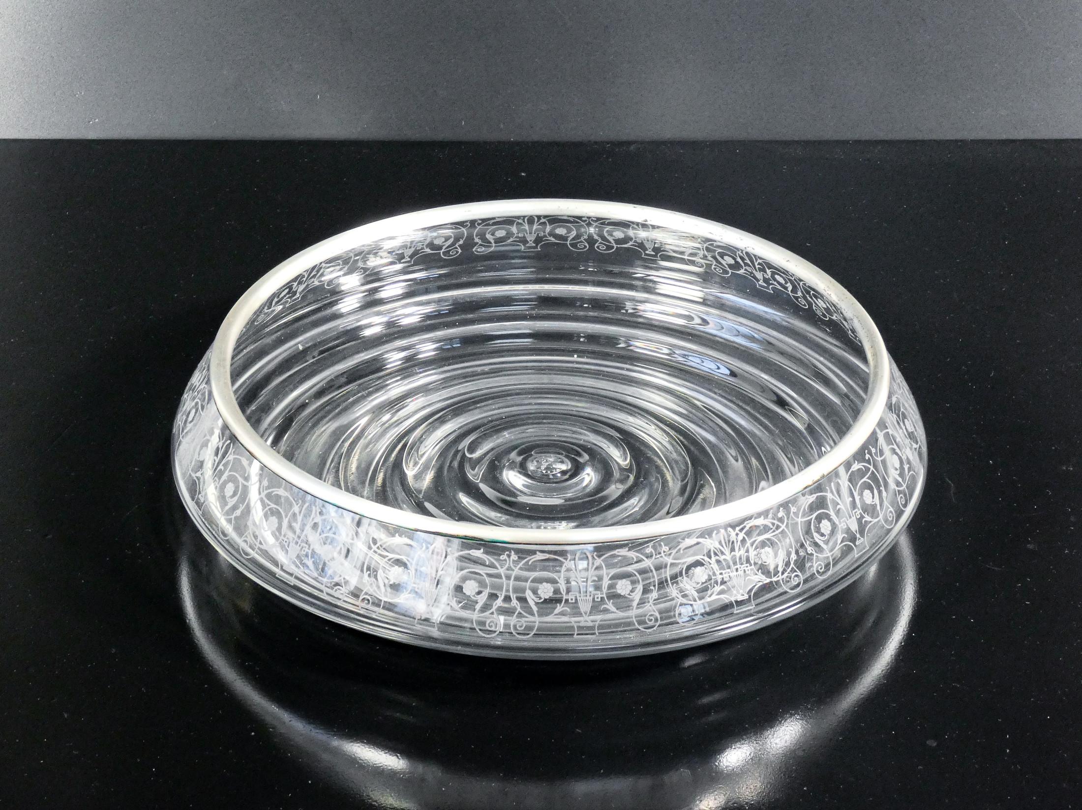 Centerpiece vase,
fruit bowl BACCARAT
rohan decoration
800 silver border.

ORIGIN
France

PERIOD
Novecento

MARK
BACCARAT

MODEL
Rohan Decoration

MATERIALS
Crystal and silver 800

DIMENSIONS
Ø 29.5 cm
H 7 cm

CONDITIONS
The piece is in very good