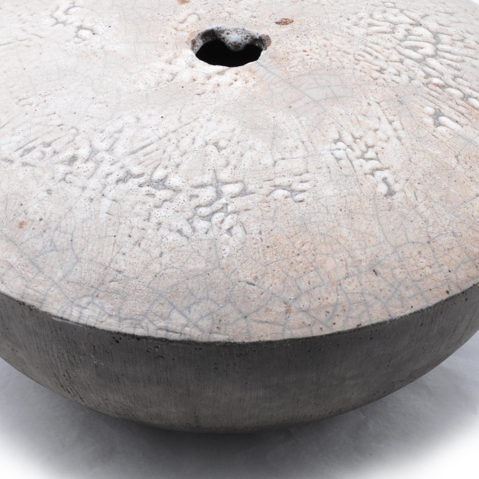 Vase-Centerpiece NIGHT DAY #1 in Two-Tone Raku Ceramic - Unique Piece In New Condition For Sale In Spilimbergo, IT