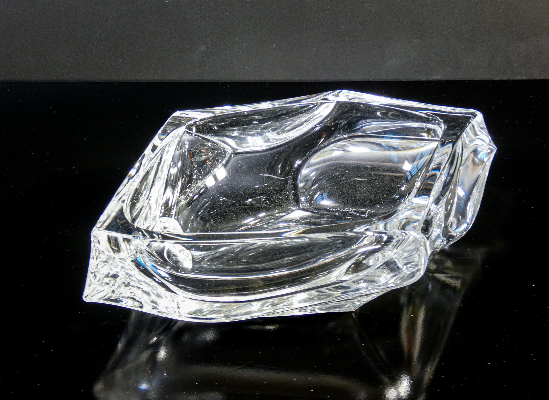 Centerpiece vase,
crystal tray
signed DAUM.
France, XXth c.

ORIGIN
France

PERIOD
XX sec.

MARK
DAUM

MODEL
Centerpiece vase, fruit bowl

MATERIALS
Crystal

MANUFACTURE
French

DIMENSIONS
37 x 26 x H 9.5 cm

CONDITIONS
The piece is in excellent