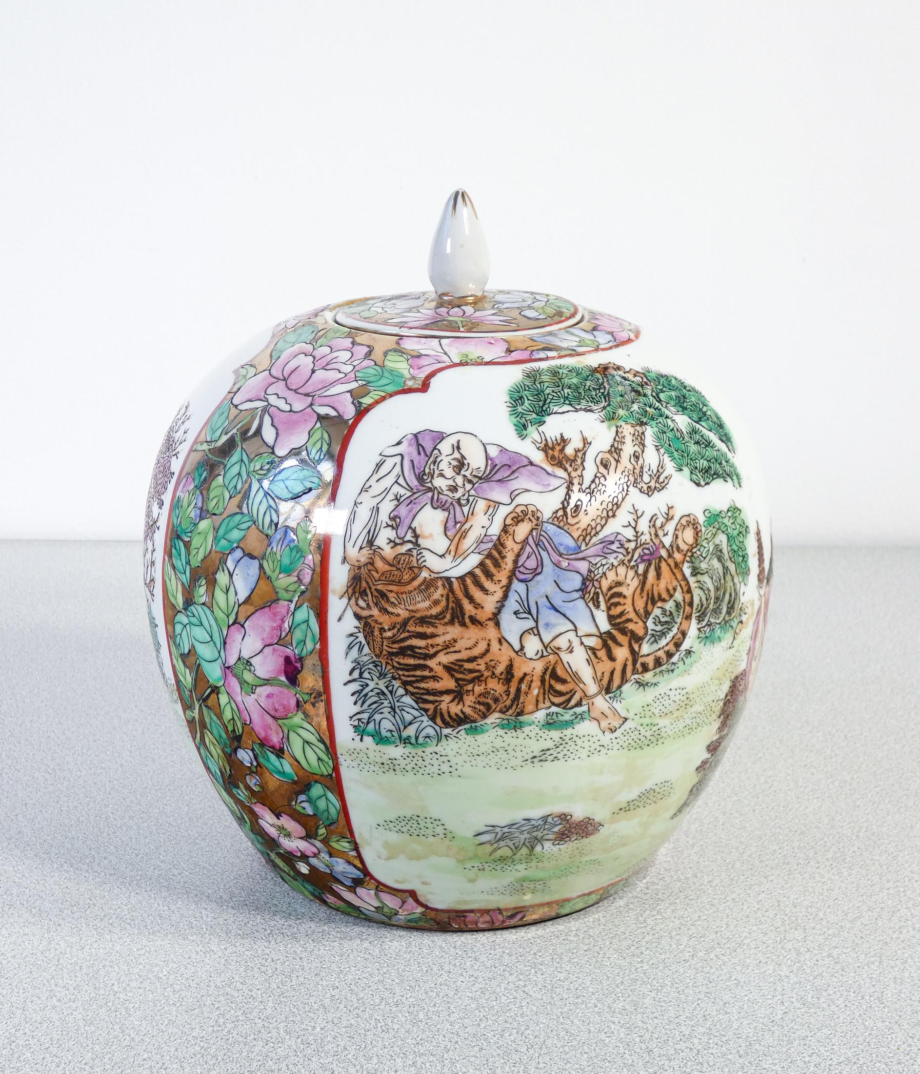 Vase chinois
céramique peinte avec
les figures de la tradition
l'alchimie taoïste.
Sceau Qianlong Nian Zhi
en bas.
Chine, 20e siècle

ORIGINE
Chine

PÉRIODE
Vingtième siècle

MARQUE
Sur le fond, sceau Qianlong Nian Zhi

MATÉRIAUX
Céramique, émail
