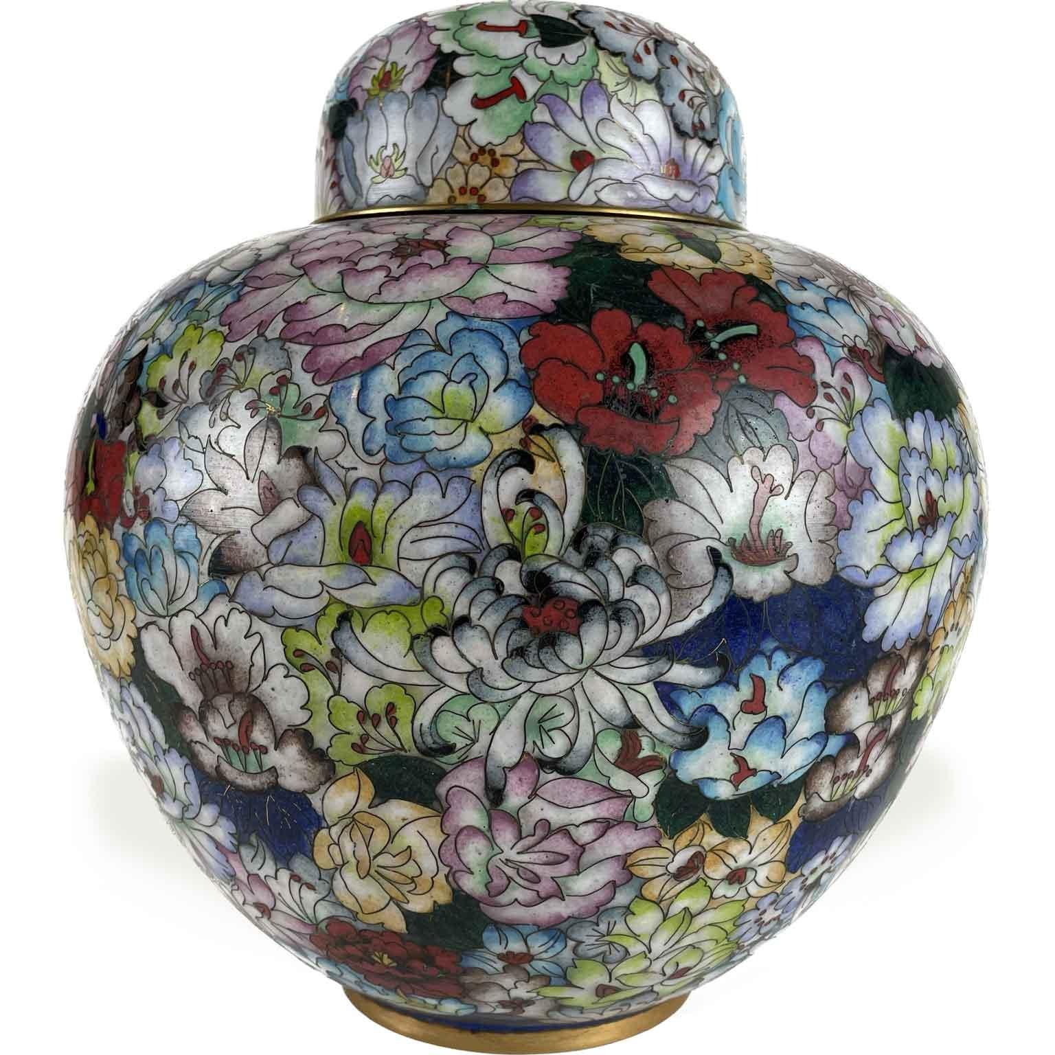 Cloisonné vase with lid Flower and butterfly decoration China circa 1950s For Sale 2