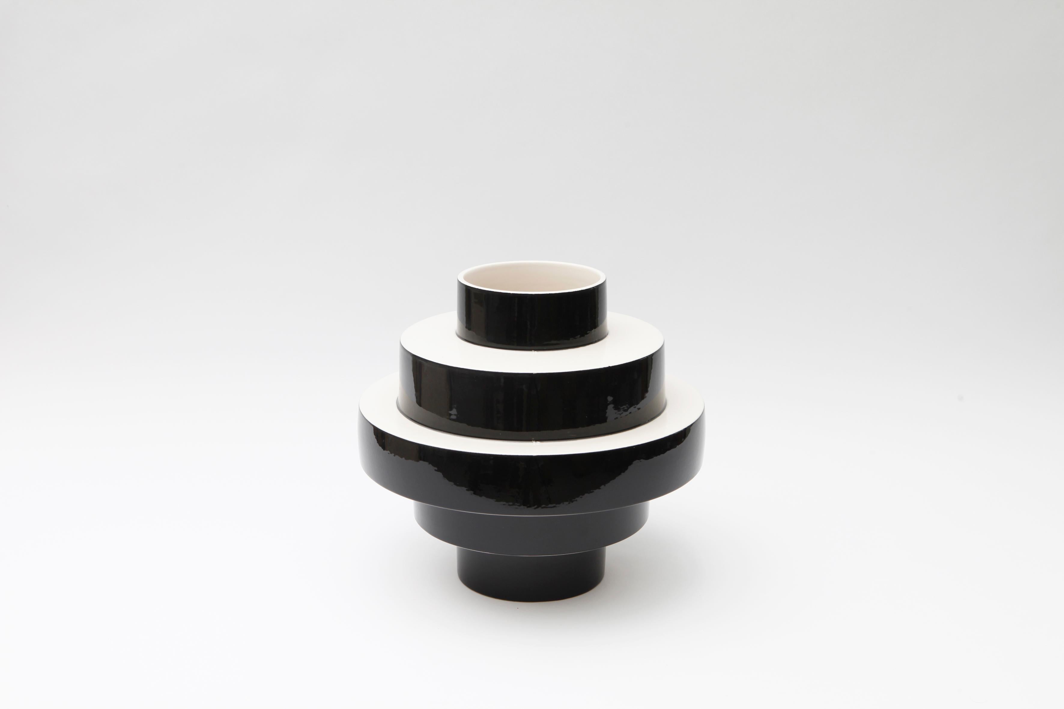 Contemporary Ceramic Vessel  In New Condition For Sale In Milano, IT