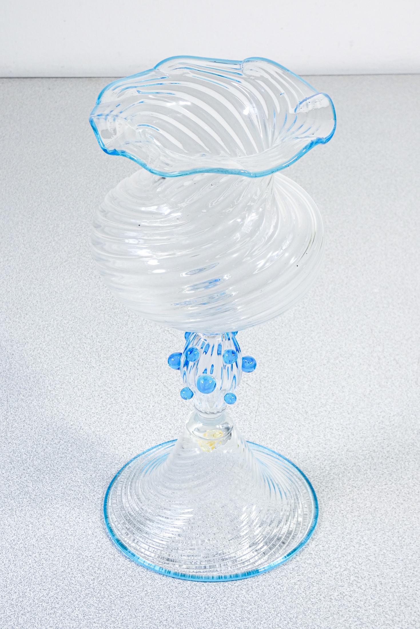 Vaso, coppa in vetro soffiato di Murano. Anni 60 In condizioni ottime in vendita a Torino, IT