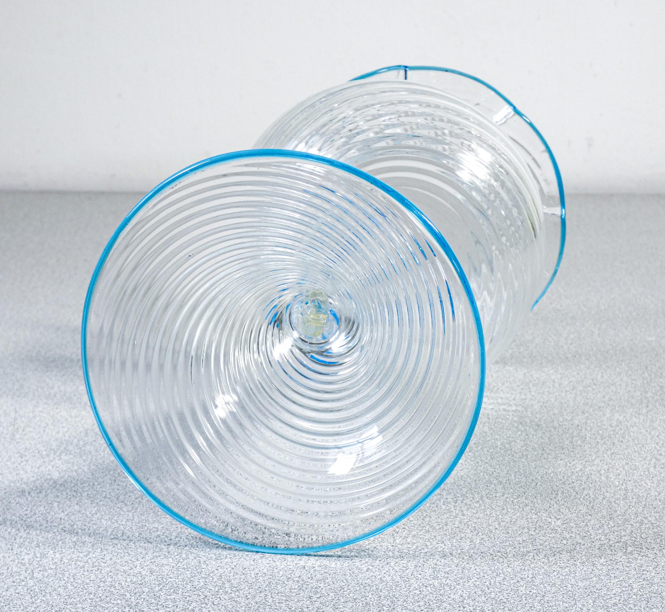Vaso, coppa in vetro soffiato di Murano. Anni 60 in vendita 3