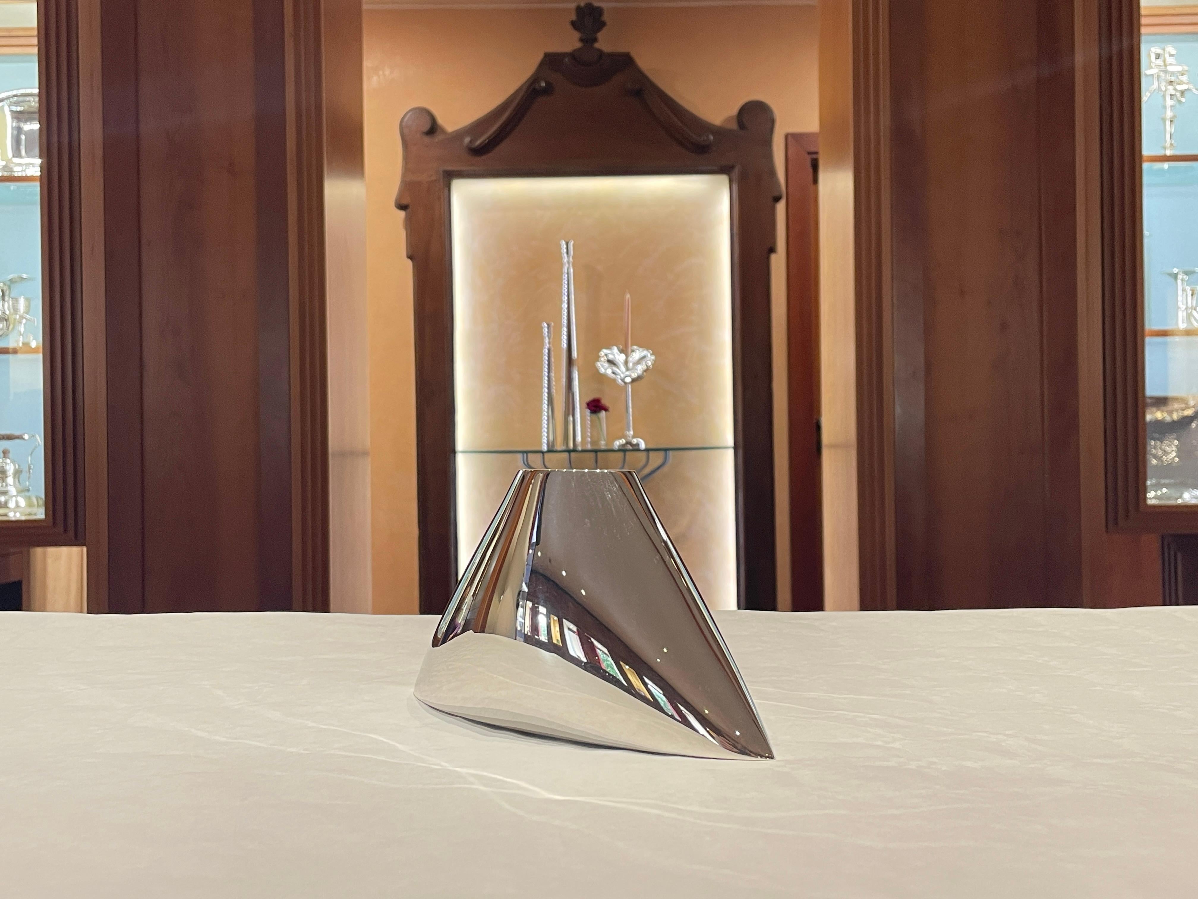 Contemporaneo Vaso De Vecchi Milano 1935 in argento sterling 925 in vendita