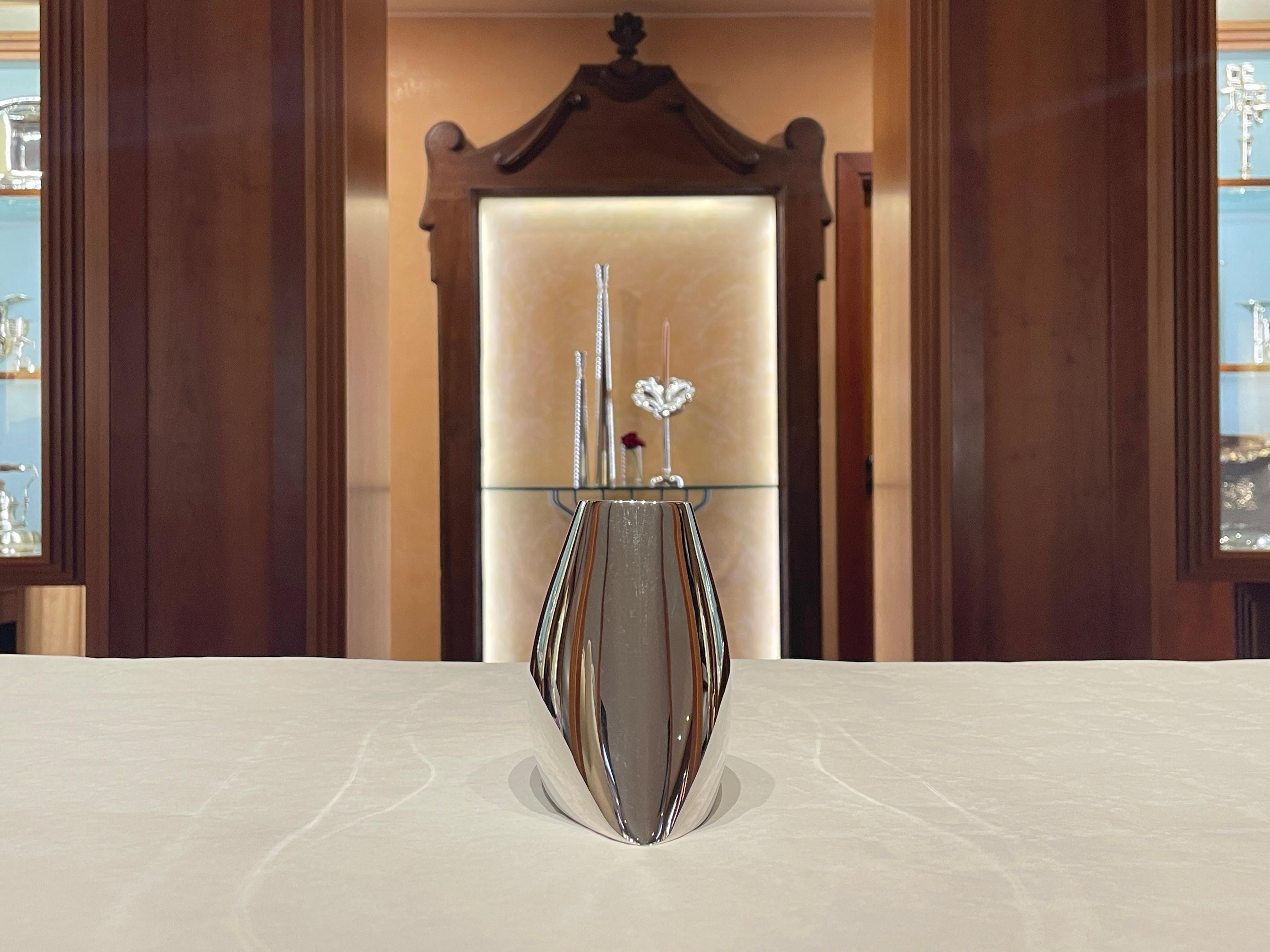 Vaso De Vecchi Milano 1935 in argento sterling 925 In condizioni Nuovo in vendita a Perugia, IT