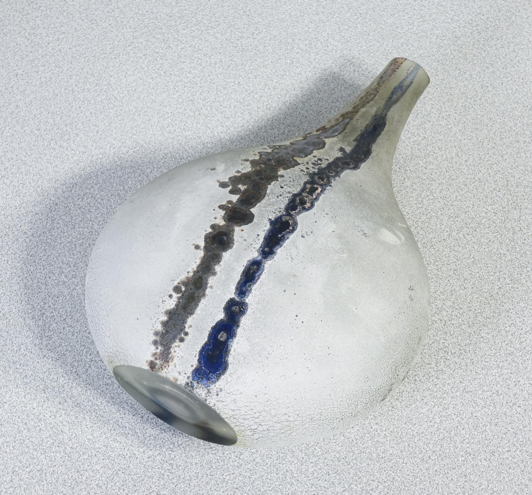 Vase from the Scavo series in blown sonorous glass, design Alfredo BARBINI. Murano For Sale 5