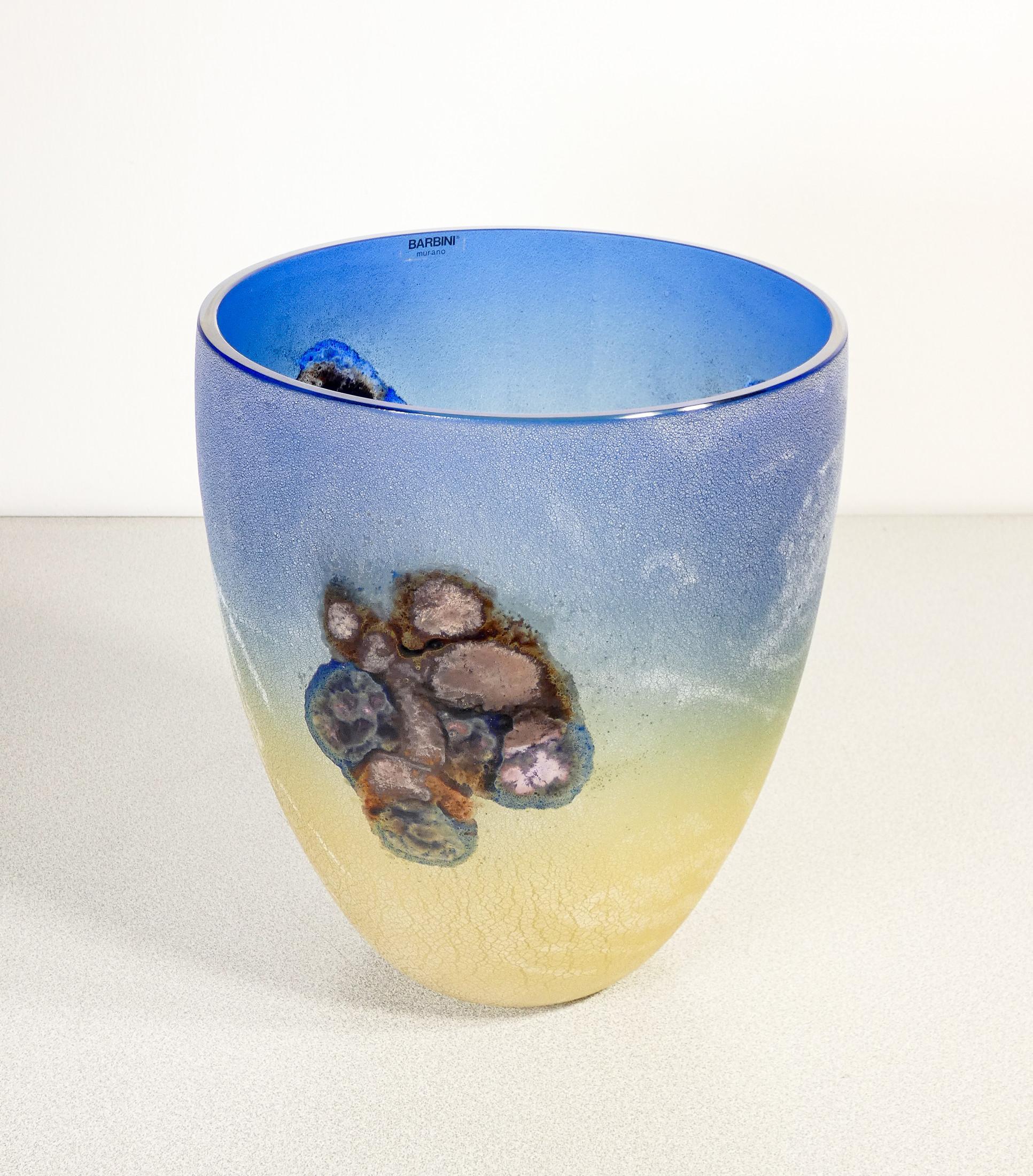 Vase der Serie Scavo aus mundgeblasenem, klangvollem Glas, Design Alfredo BARBINI. Murano (Italian) im Angebot