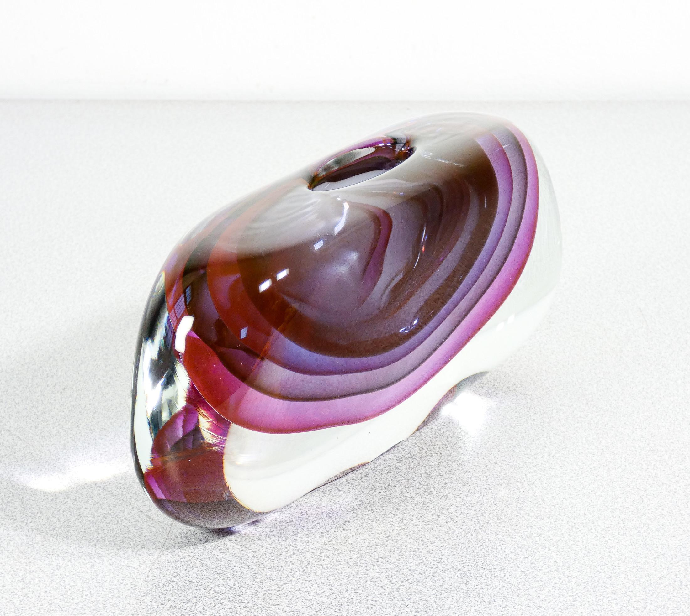 Vase nach dem Entwurf von Luigi ONESTO aus mundgeblasenem, polychromem Muranoglas. Italien, 70er Jahre im Zustand „Hervorragend“ in Torino, IT